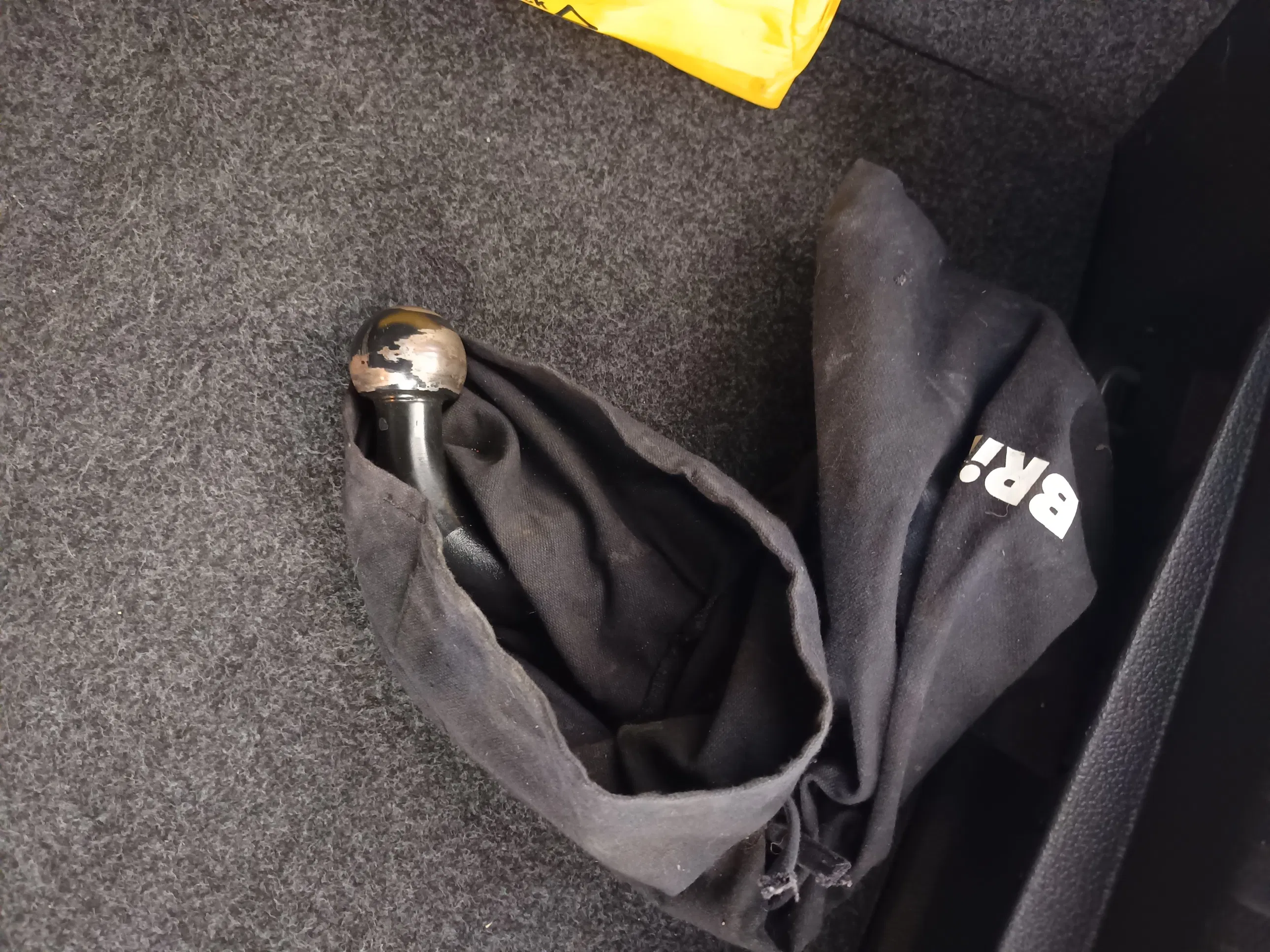 VW Tiguan 2.0 TDI BlueMotion Karat Tech | Bild 27 von 31