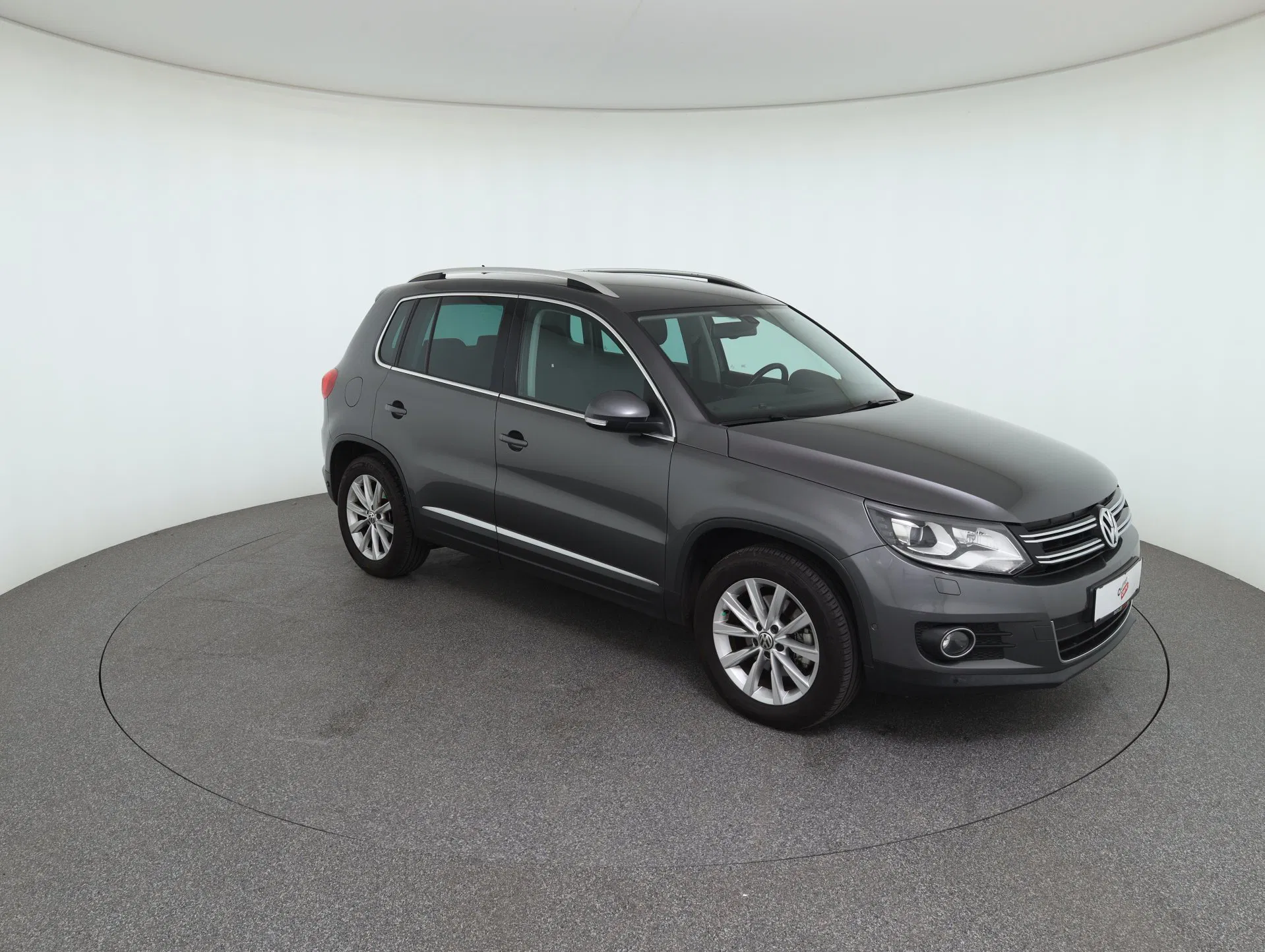 VW Tiguan 2.0 TDI BlueMotion Karat Tech | Bild 4 von 31