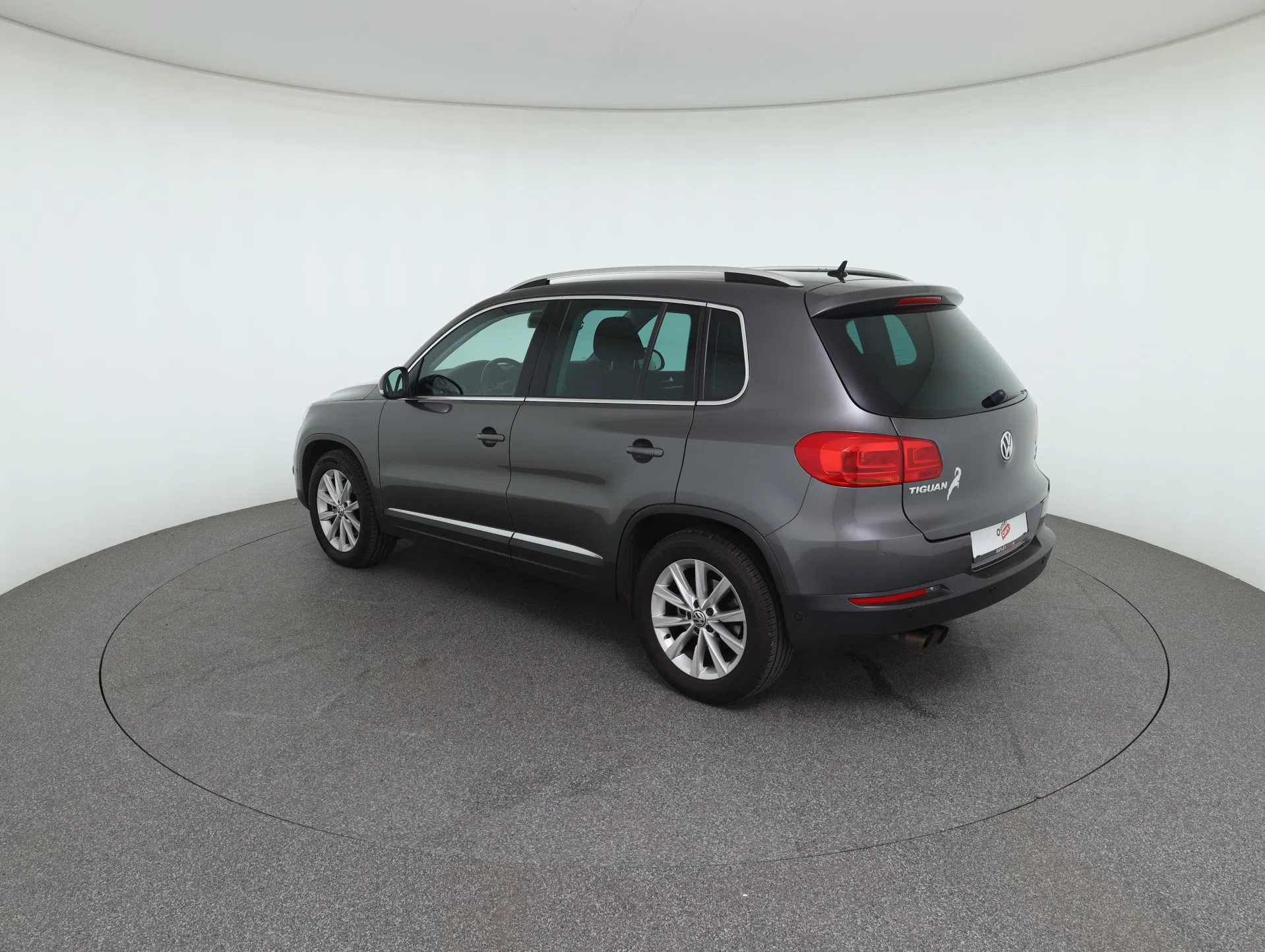 VW Tiguan 2.0 TDI BlueMotion Karat Tech | Bild 8 von 31