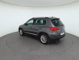 VW Tiguan 2.0 TDI BlueMotion Karat Tech | Thumbnail 8 von 31