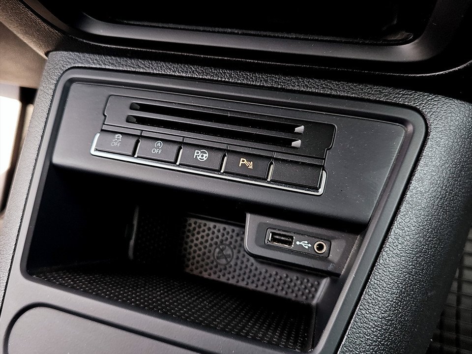 VW Tiguan 2.0 TDI Lounge Tech | Bild 17 von 21