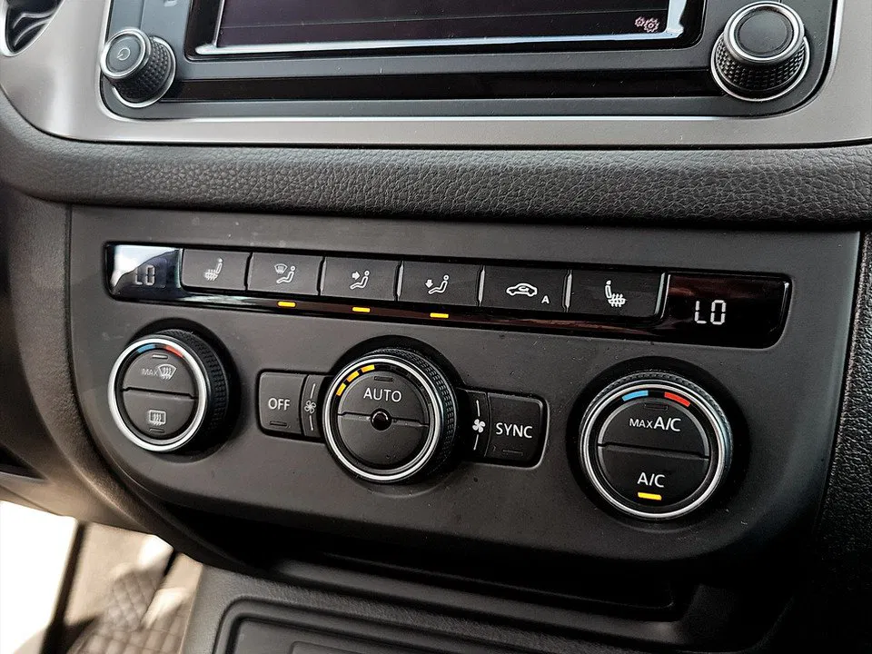 VW Tiguan 2.0 TDI Lounge Tech | Bild 16 von 21