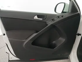 VW Tiguan 1.4 TSI BlueMotion | Thumbnail 12 von 27