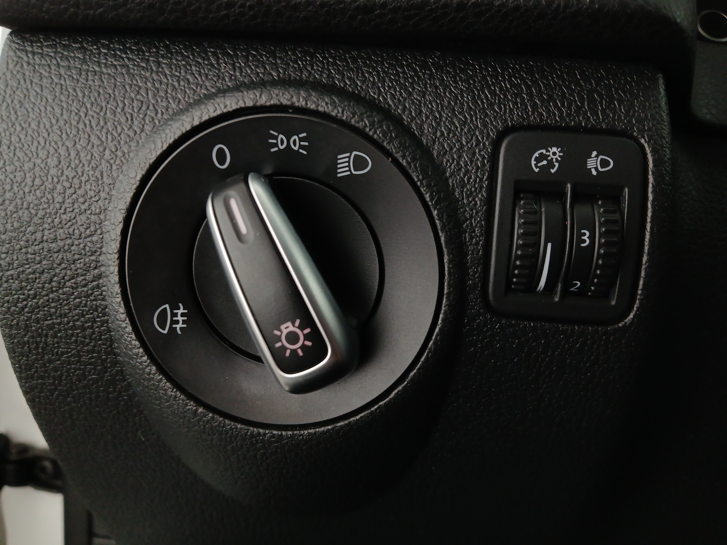 VW Tiguan 1.4 TSI BlueMotion | Bild 13 von 27