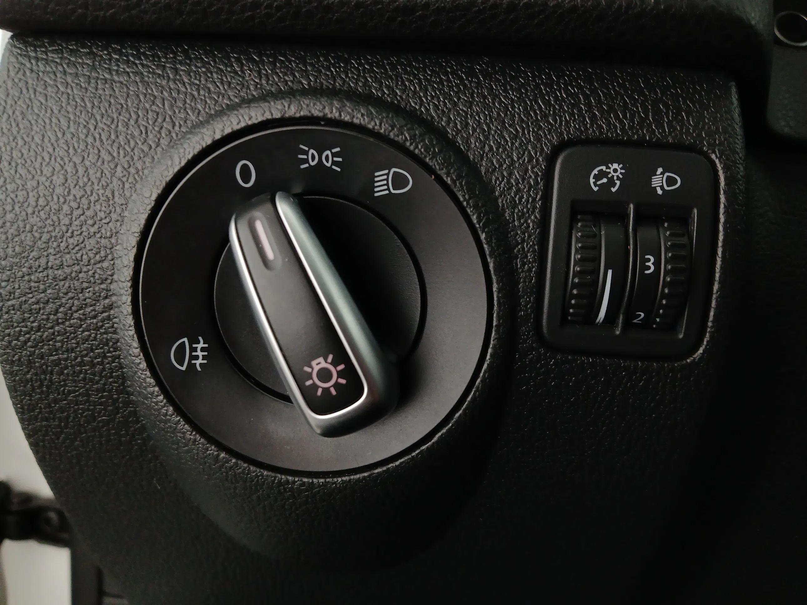 VW Tiguan 1.4 TSI BlueMotion | Bild 13 von 27