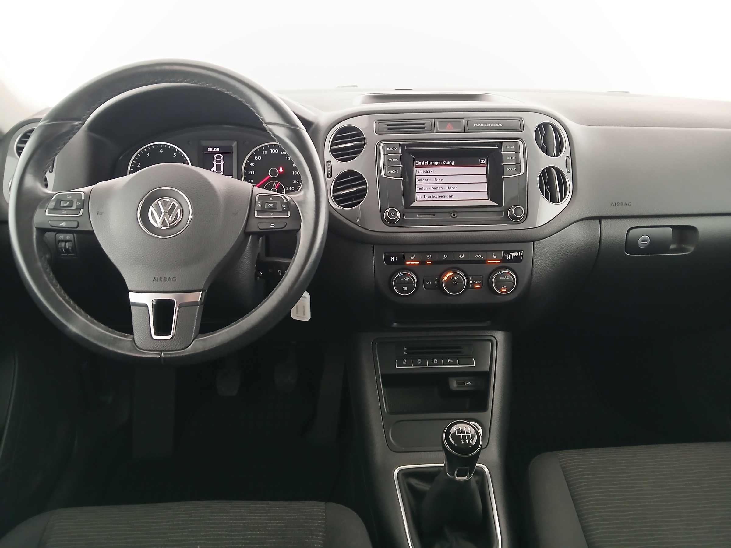 VW Tiguan 1.4 TSI BlueMotion | Bild 15 von 27