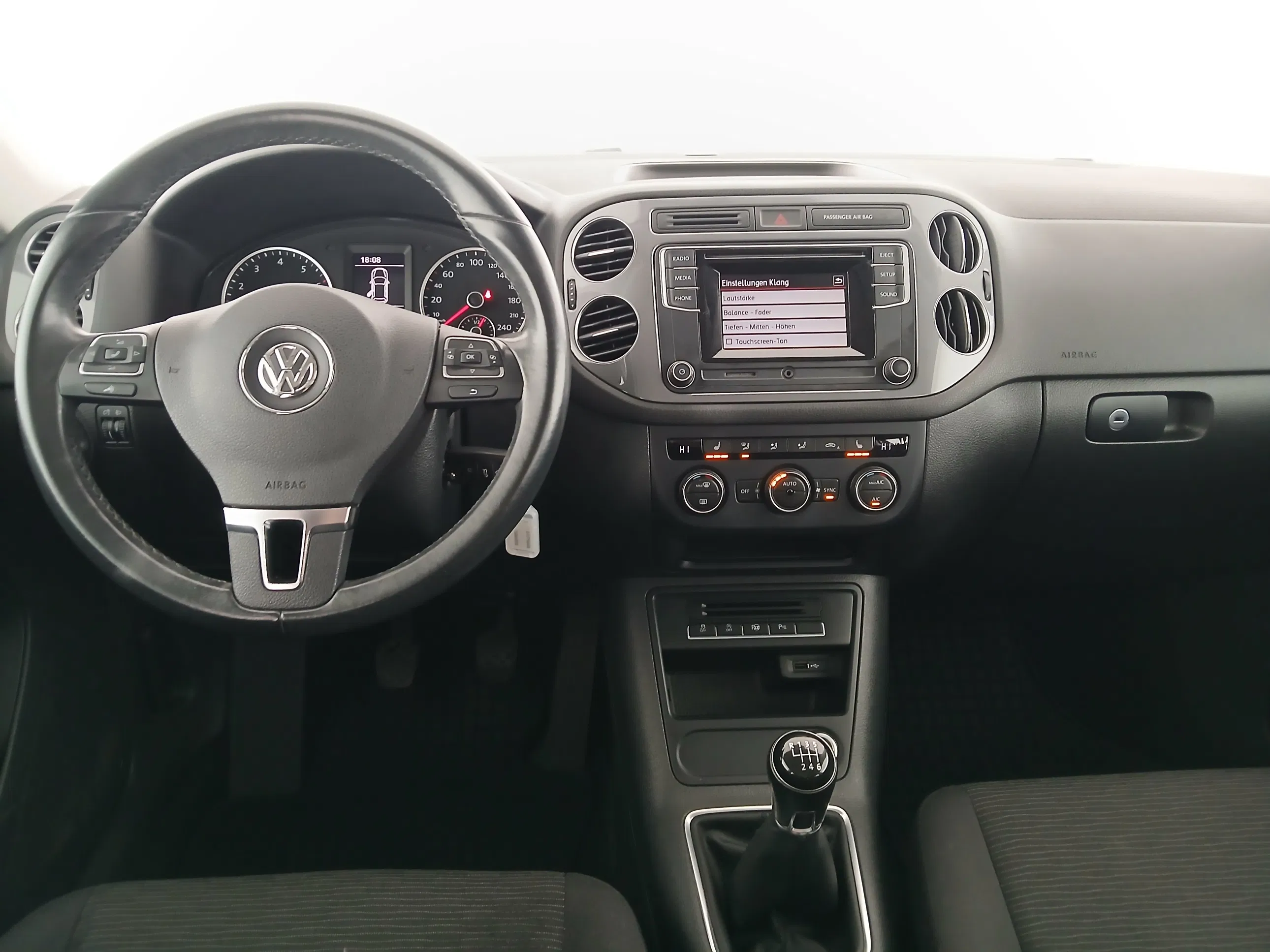 VW Tiguan 1.4 TSI BlueMotion | Bild 15 von 27