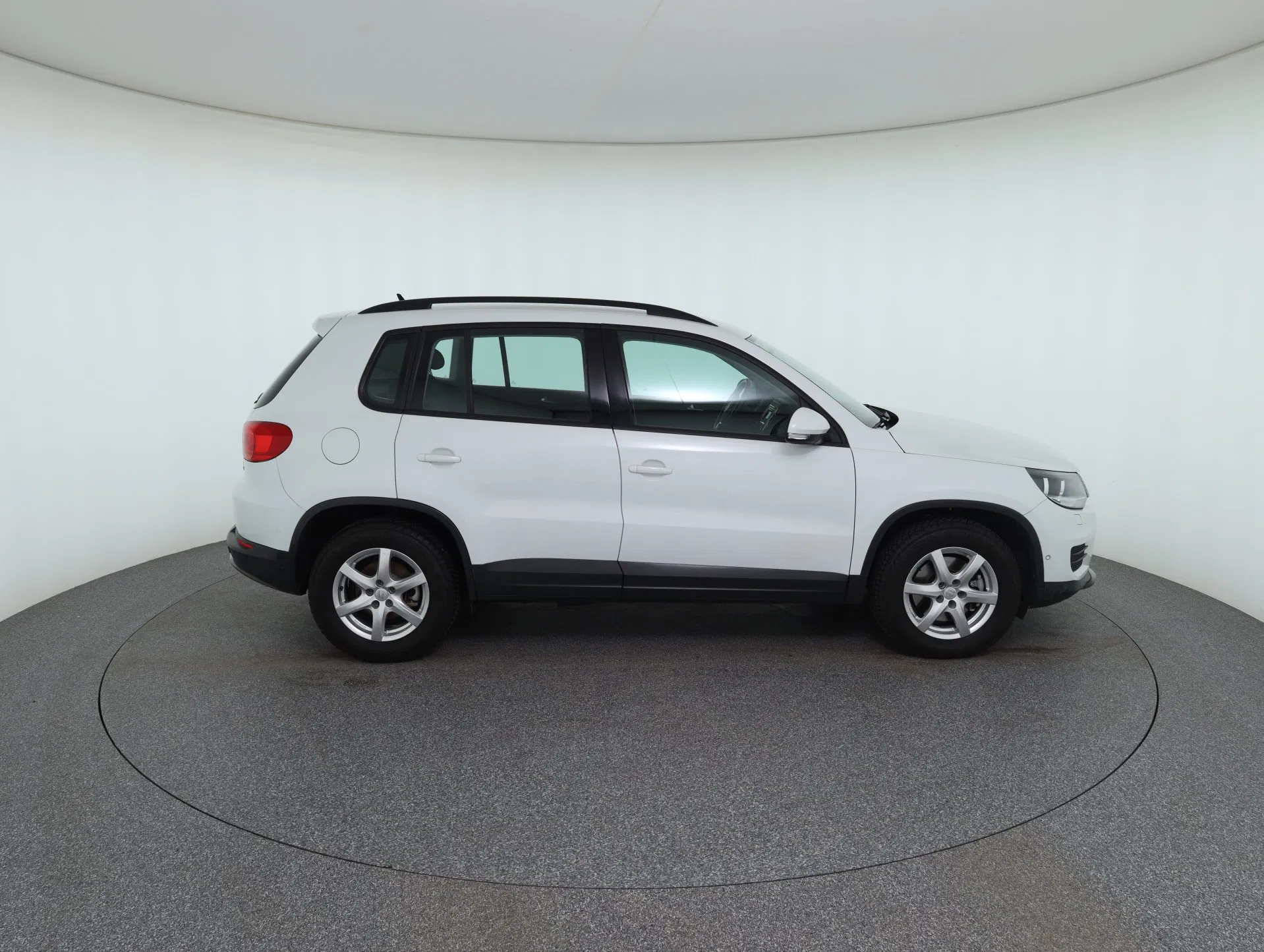 VW Tiguan 1.4 TSI BlueMotion | Bild 5 von 27
