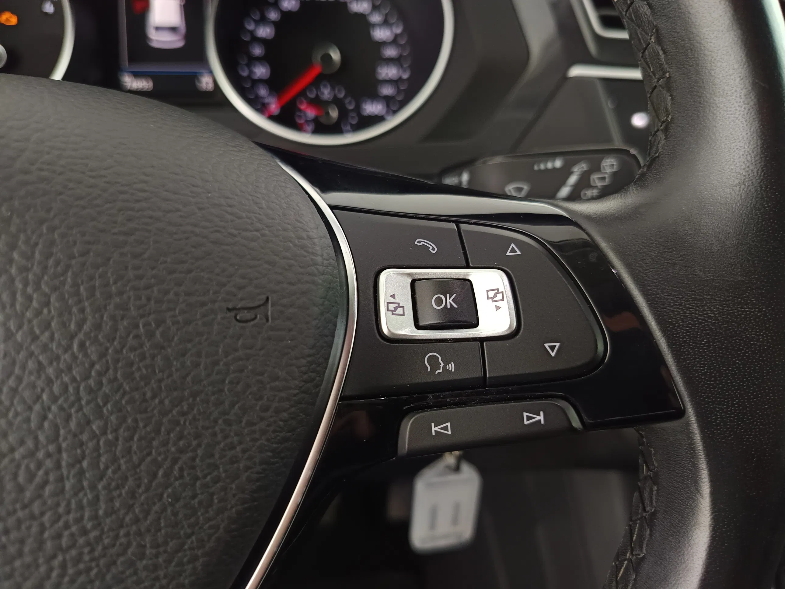 VW Tiguan 2.0 TDI BMT 4Motion Comfortline | Bild 18 von 31