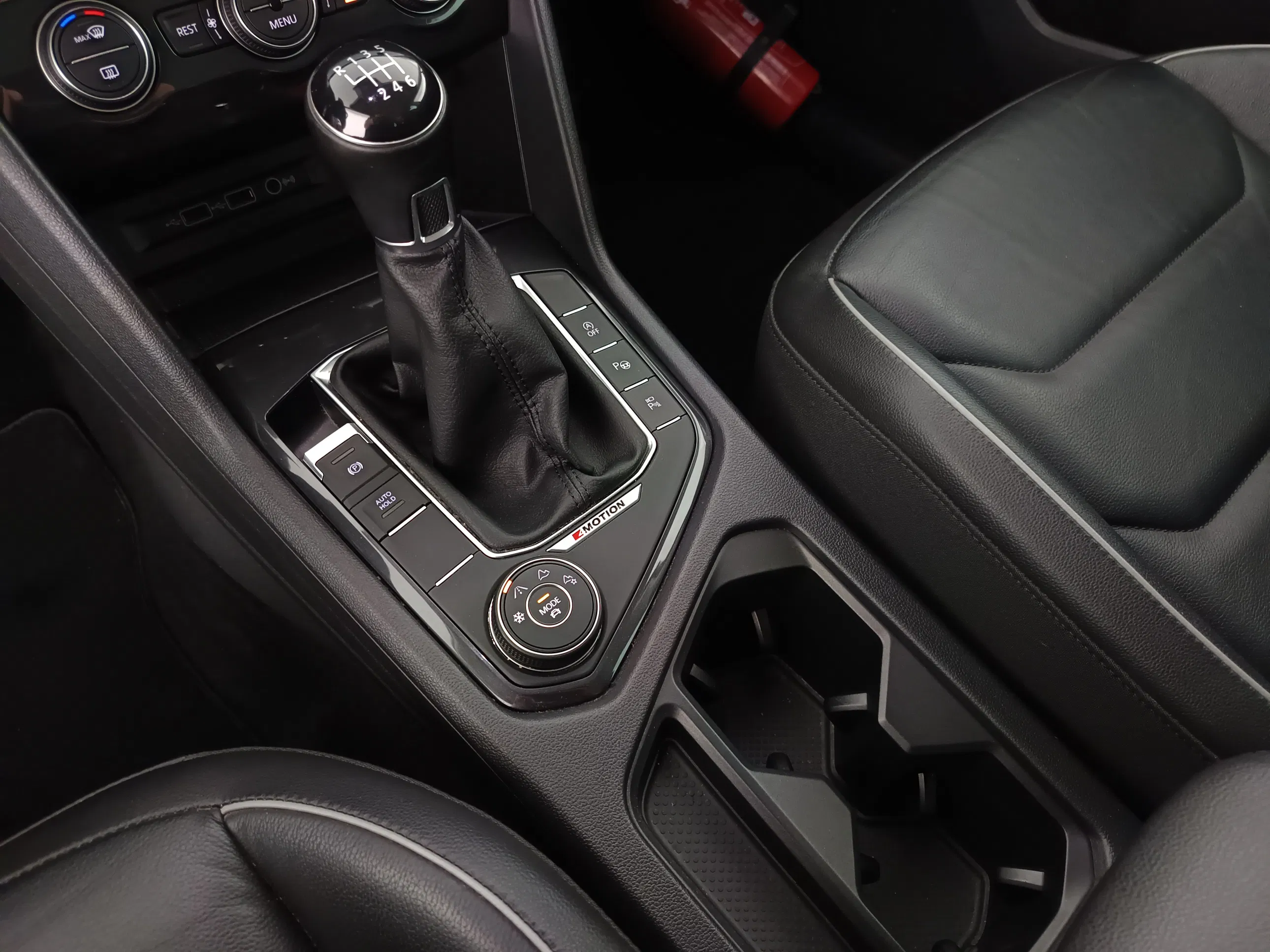 VW Tiguan 2.0 TDI BMT 4Motion Comfortline | Bild 28 von 31