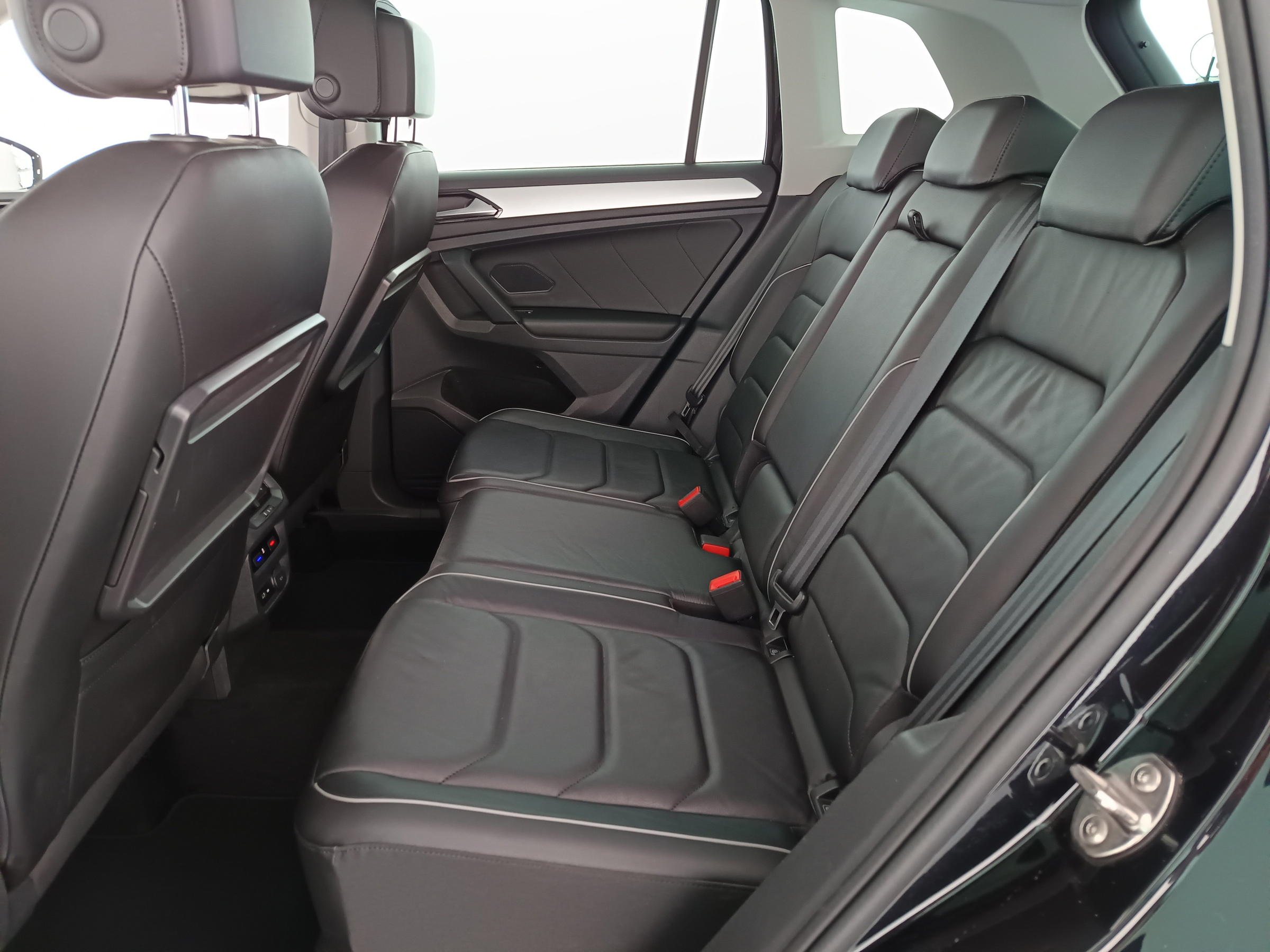 VW Tiguan 2.0 TDI BMT 4Motion Comfortline | Bild 29 von 31