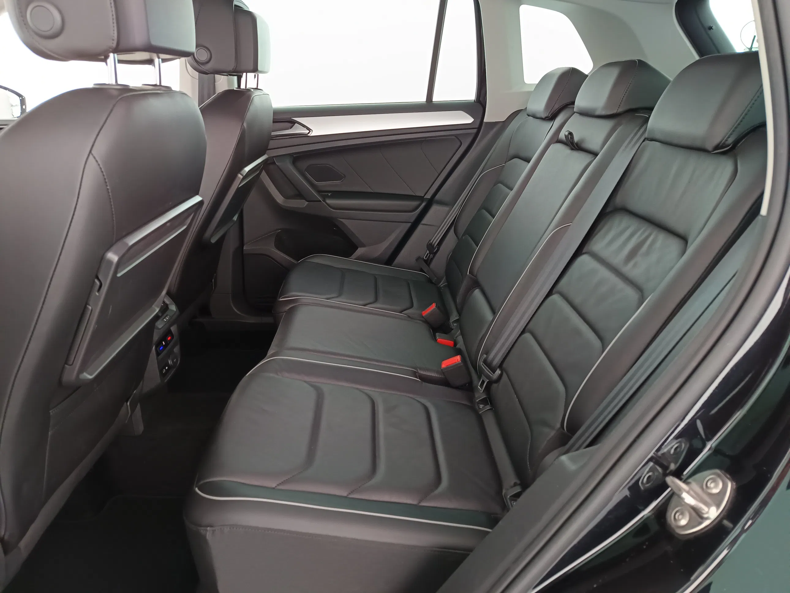 VW Tiguan 2.0 TDI BMT 4Motion Comfortline | Bild 29 von 31