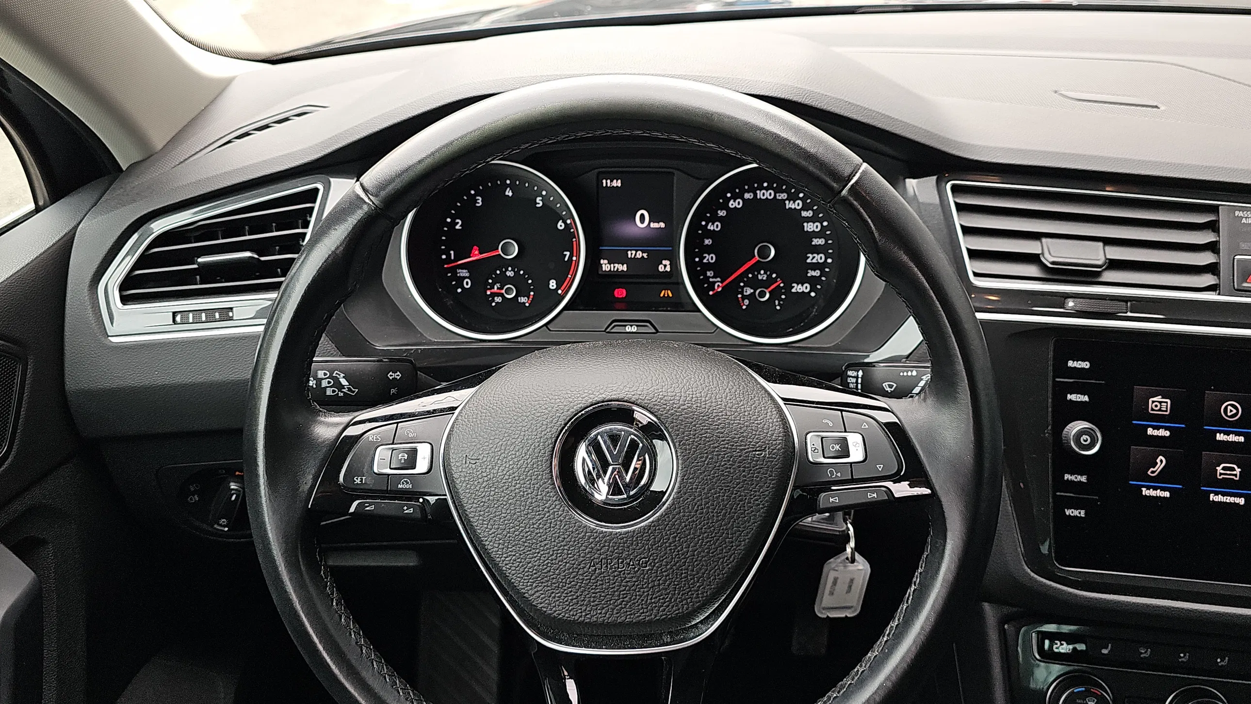 VW Tiguan 1.4 TSI BMT Comfortline | Bild 12 von 20