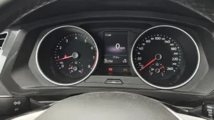 VW Tiguan 1.4 TSI BMT Comfortline | Thumbnail 13 von 20