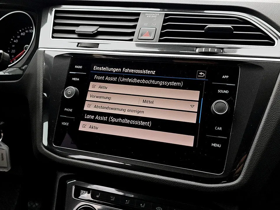 VW Tiguan 1.4 TSI BMT Comfortline | Bild 17 von 20