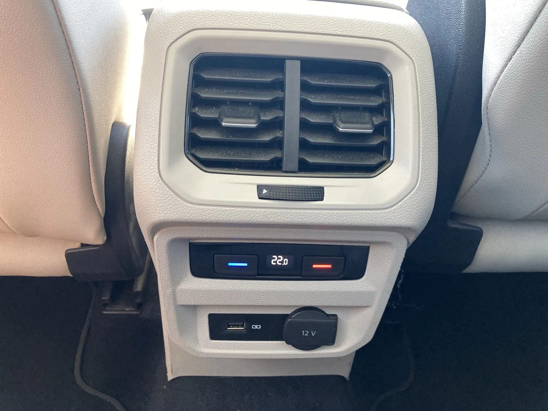 VW Tiguan Allspace CL TDI DSG 5-Sitzer | Bild 22 von 31