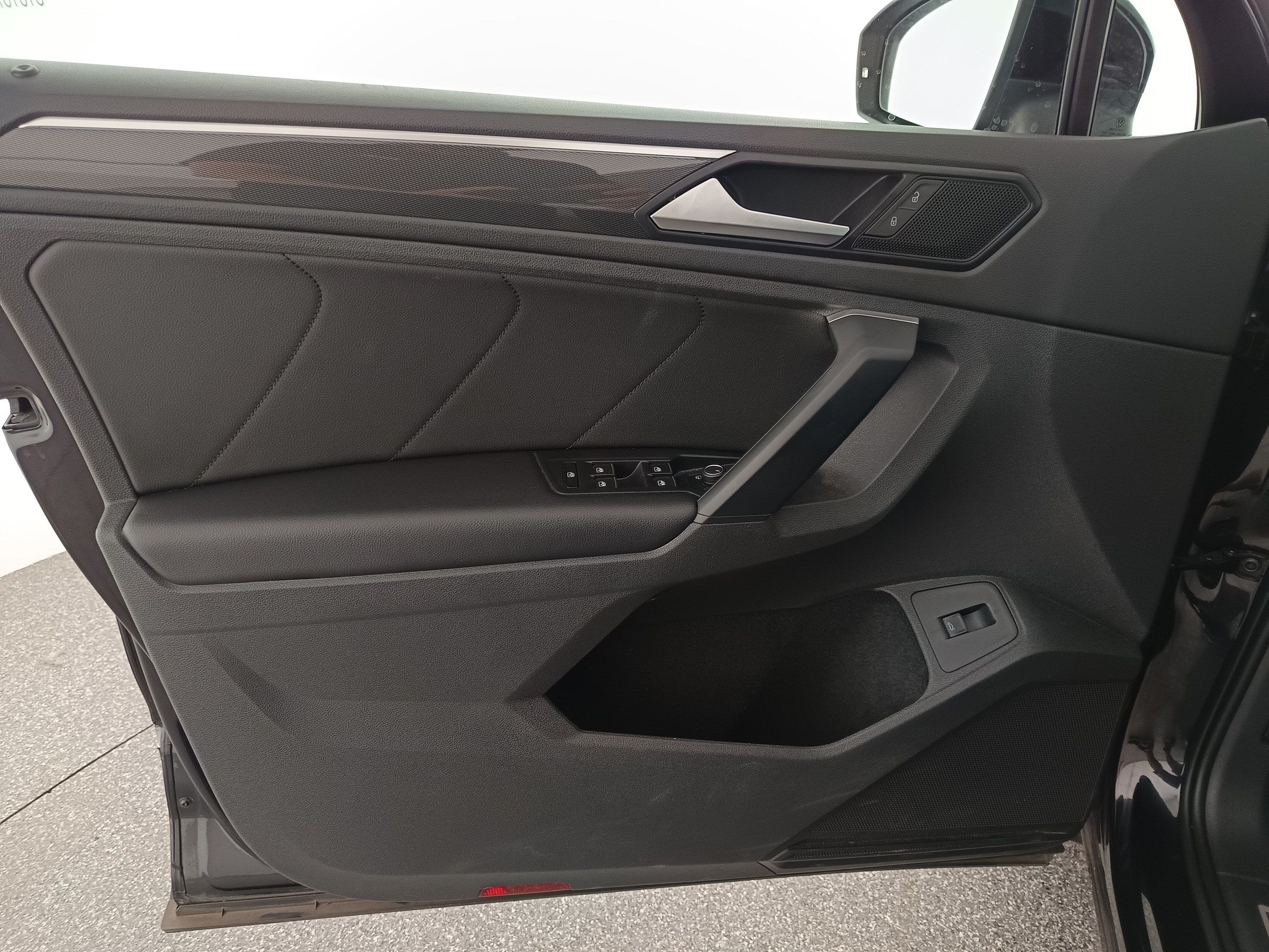 VW Tiguan 2.0 TDI BMT Highline | Bild 11 von 31