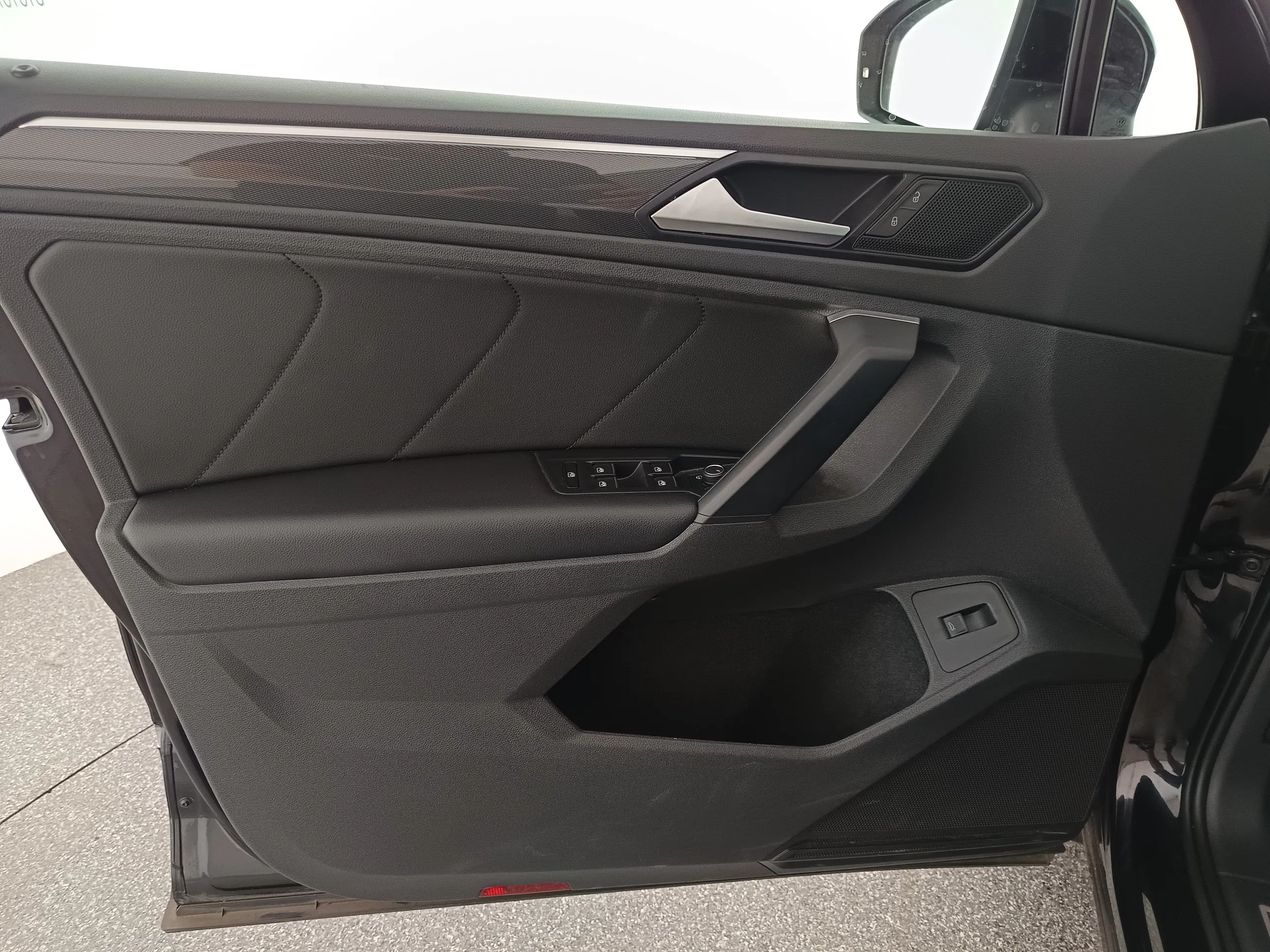 VW Tiguan 2.0 TDI BMT Highline | Bild 11 von 31