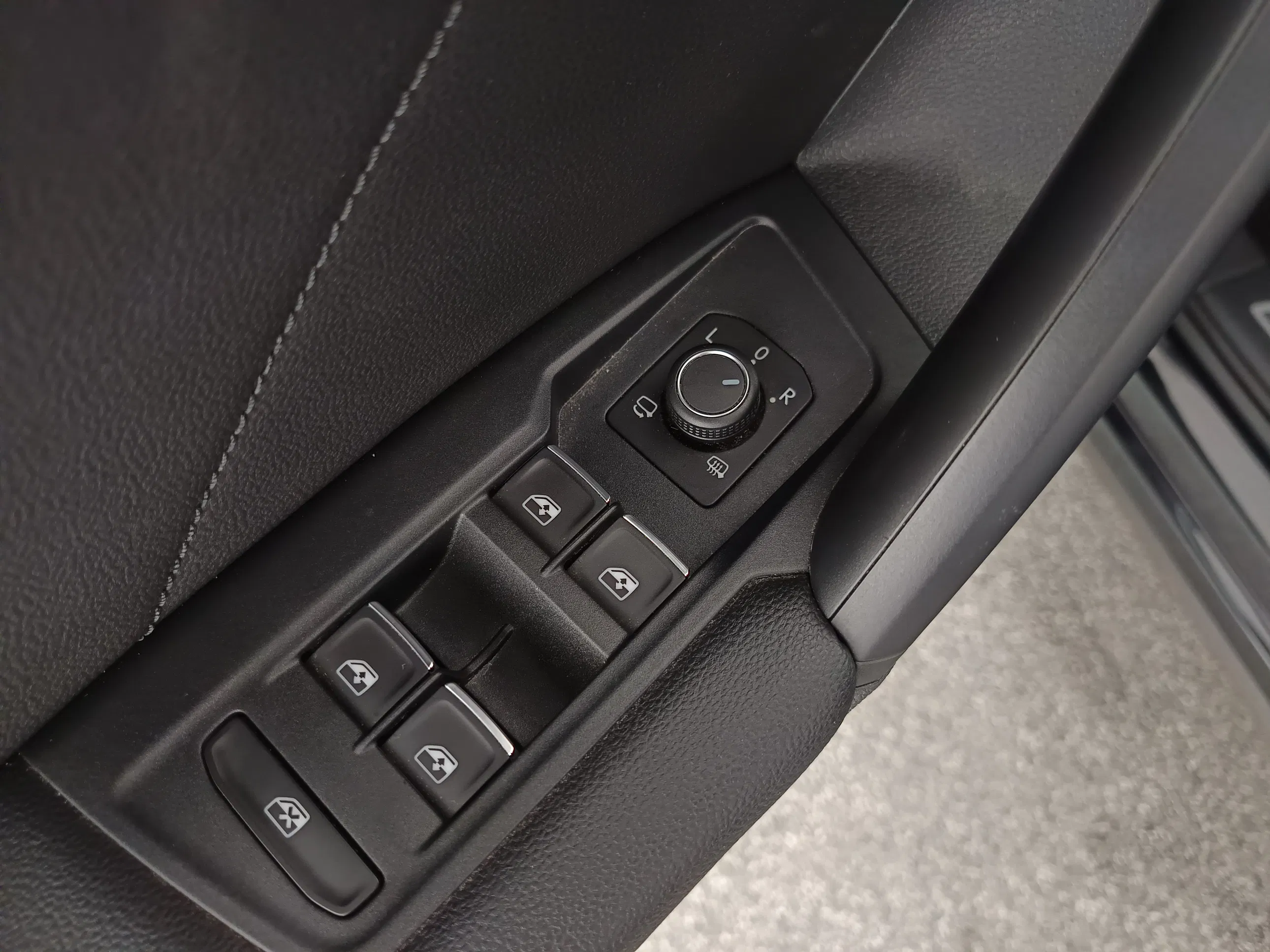 VW Tiguan 2.0 TDI BMT Highline | Bild 12 von 31