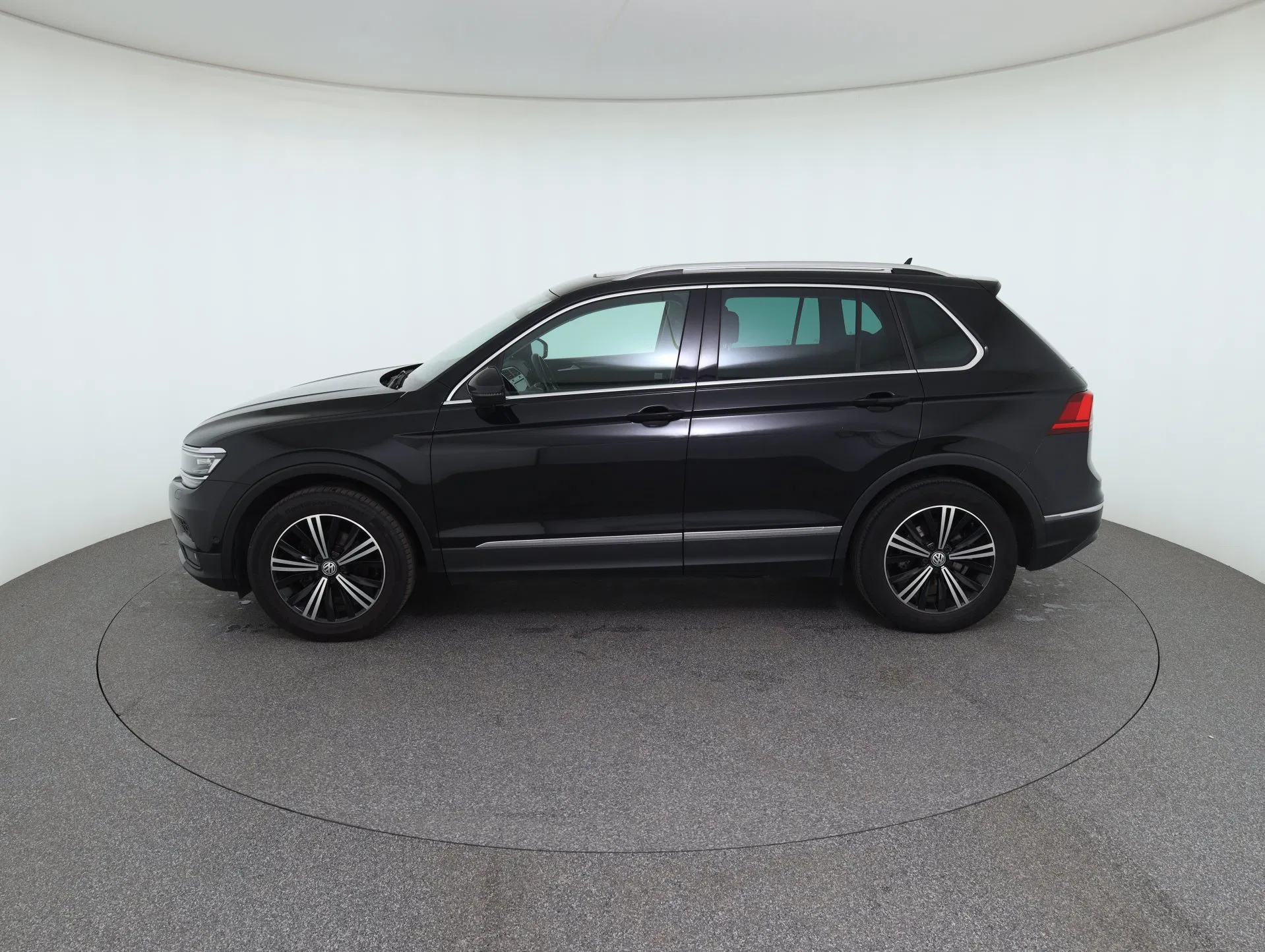 VW Tiguan 2.0 TDI BMT Highline | Bild 9 von 31