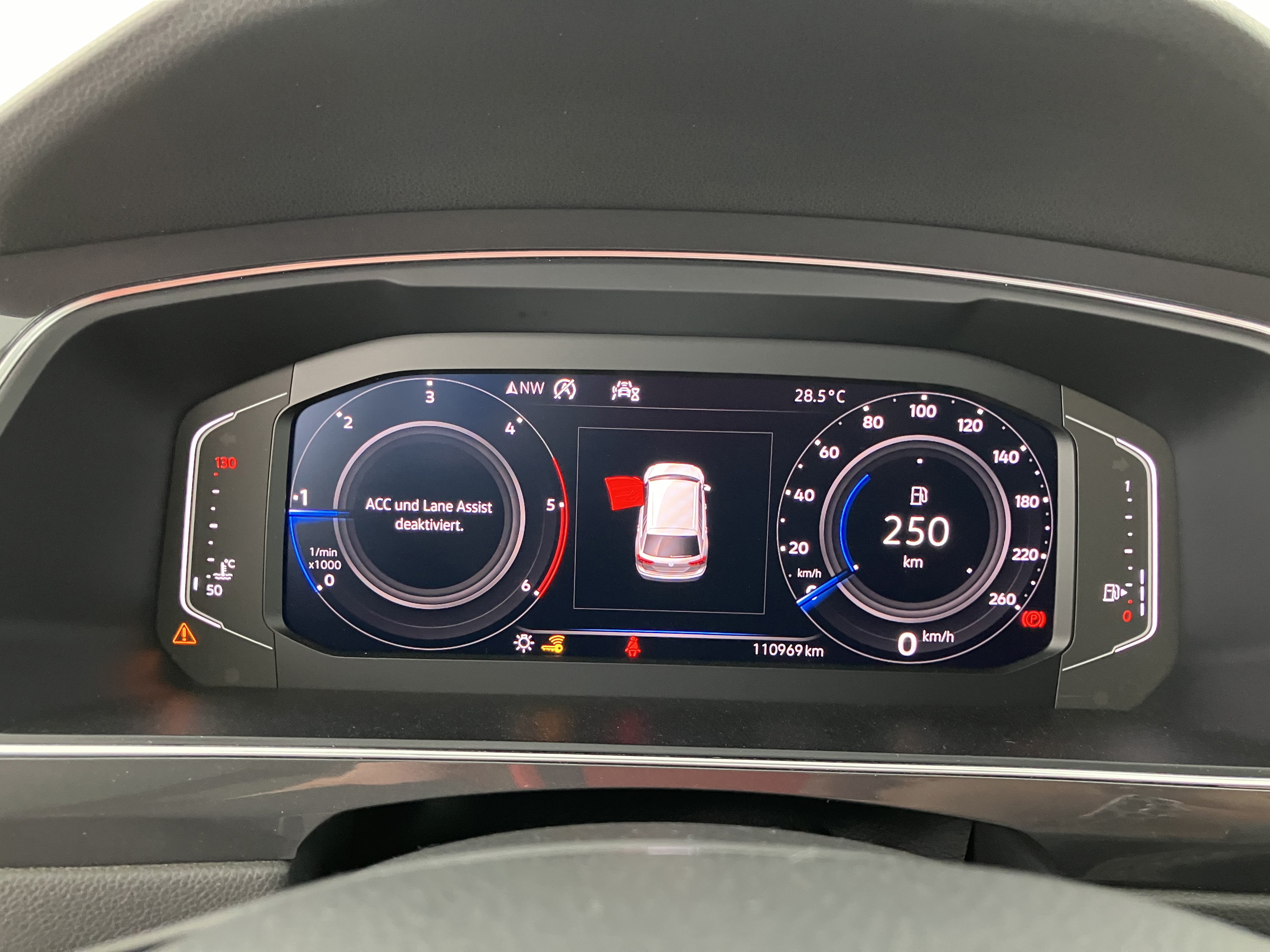 VW Tiguan Allspace 2.0 TDI 7-Sitzer Highline | Bild 18 von 30