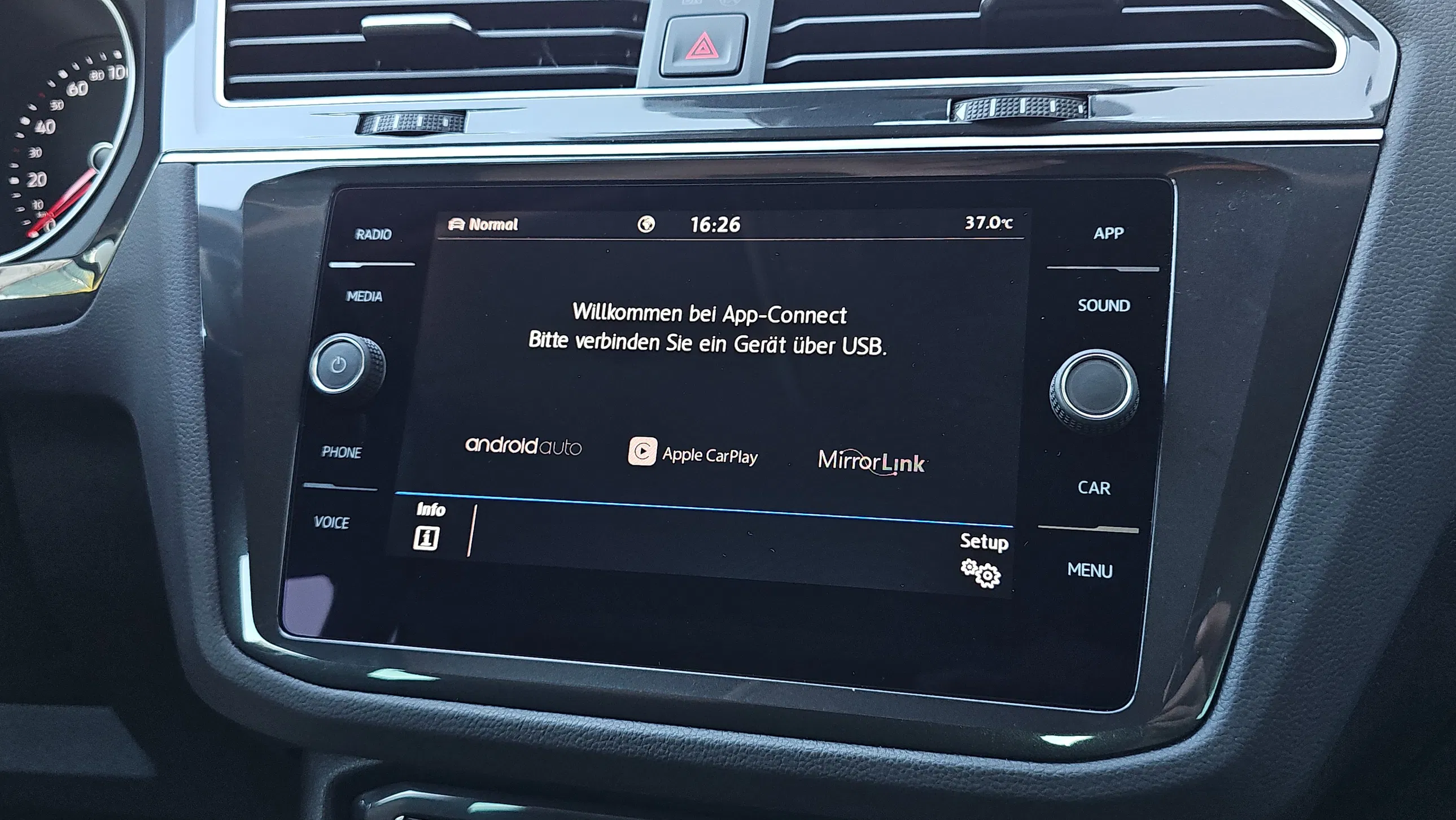 VW Tiguan 2.0 TSI DSG 4M | Bild 16 von 22