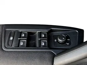 VW Tiguan 2.0 TSI DSG 4M | Thumbnail 8 von 22