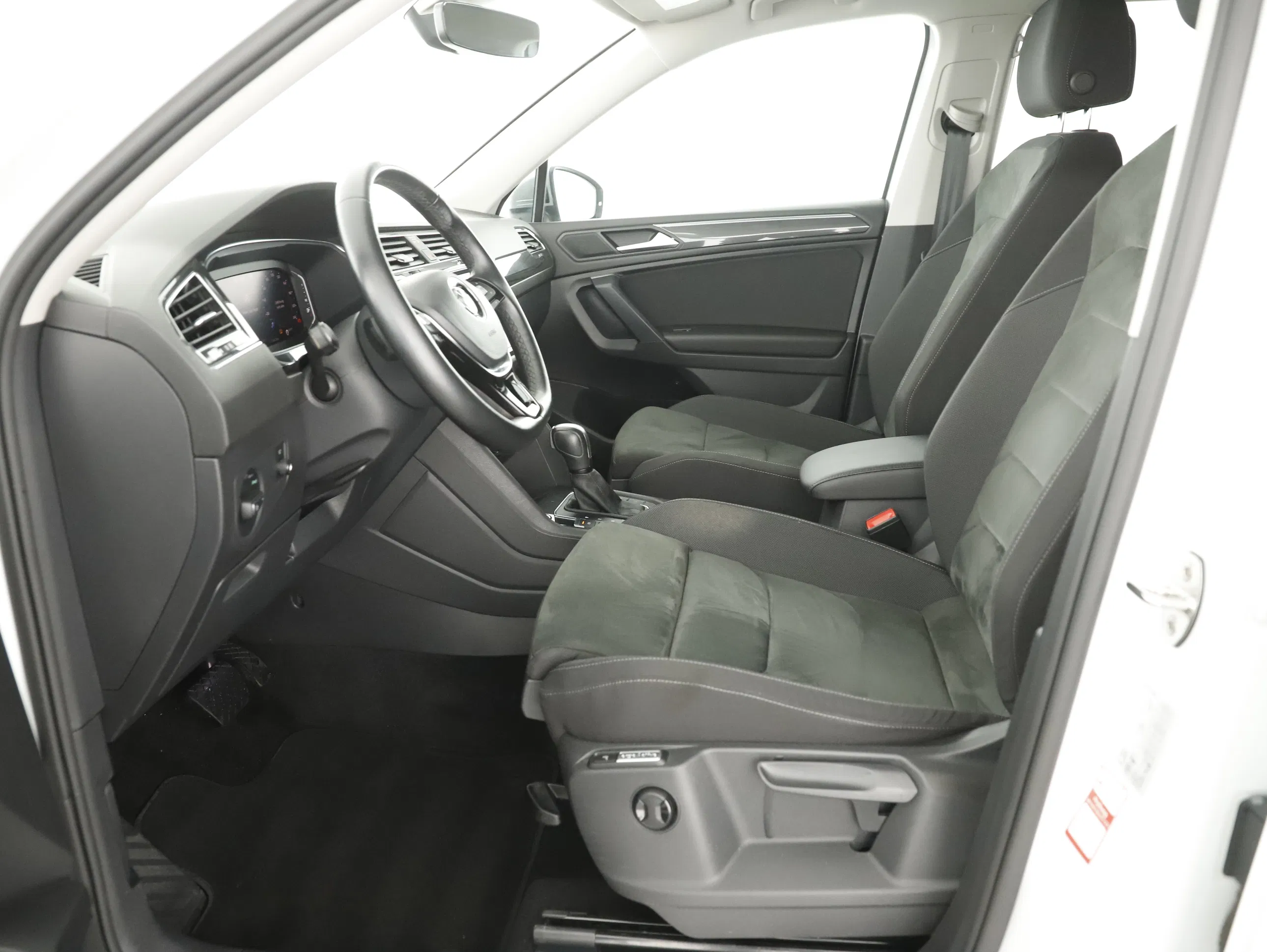 VW Tiguan Allspace 2.0 TDI 4Motion Highline | Bild 14 von 31