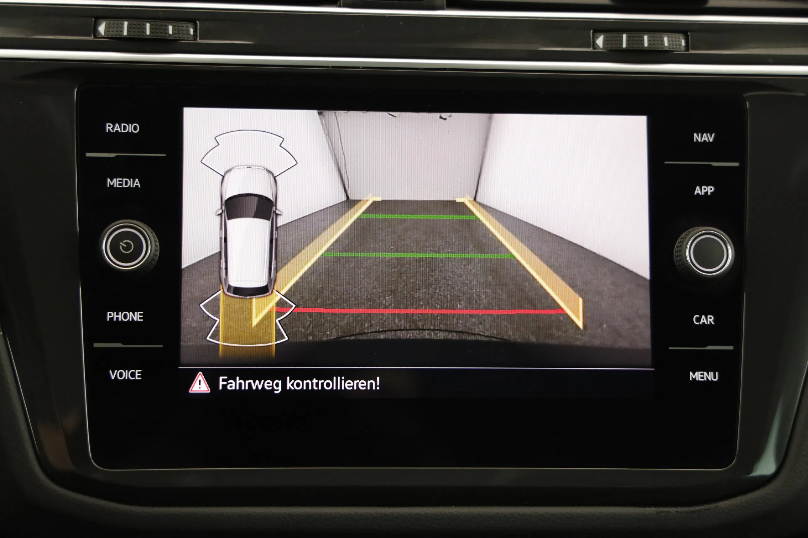 VW Tiguan 2.0 TDI BMT 4Motion Elegance | Bild 12 von 25