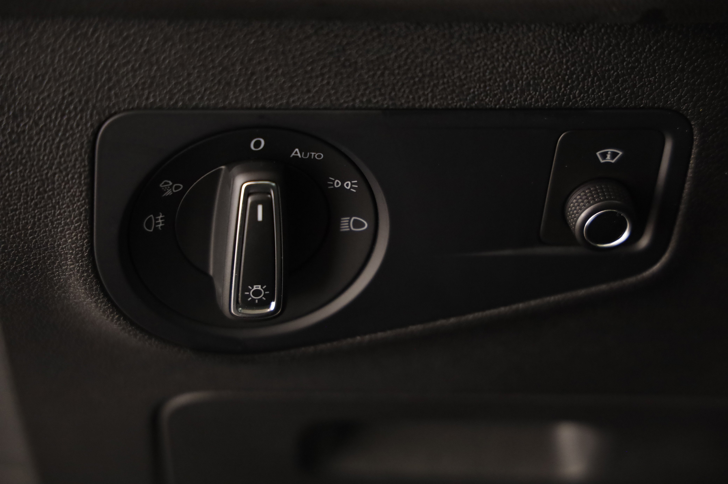 VW Tiguan 2.0 TDI BMT 4Motion Elegance | Bild 16 von 25