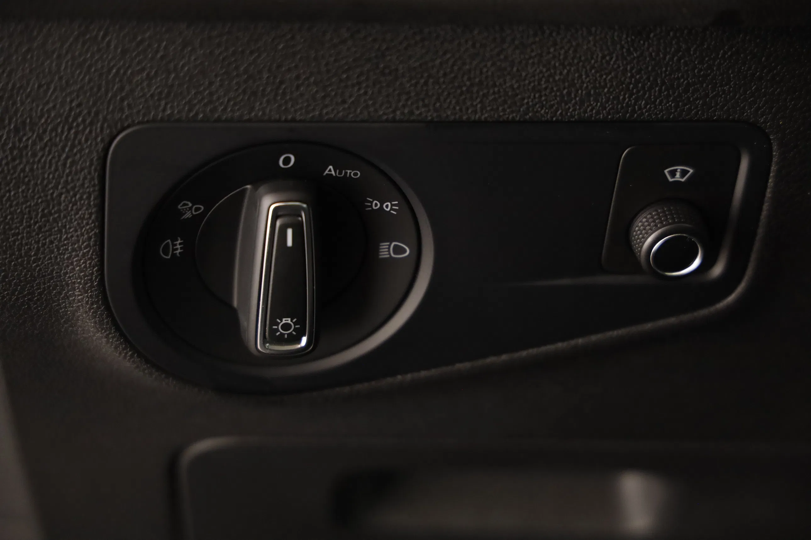 VW Tiguan 2.0 TDI BMT 4Motion Elegance | Bild 16 von 25