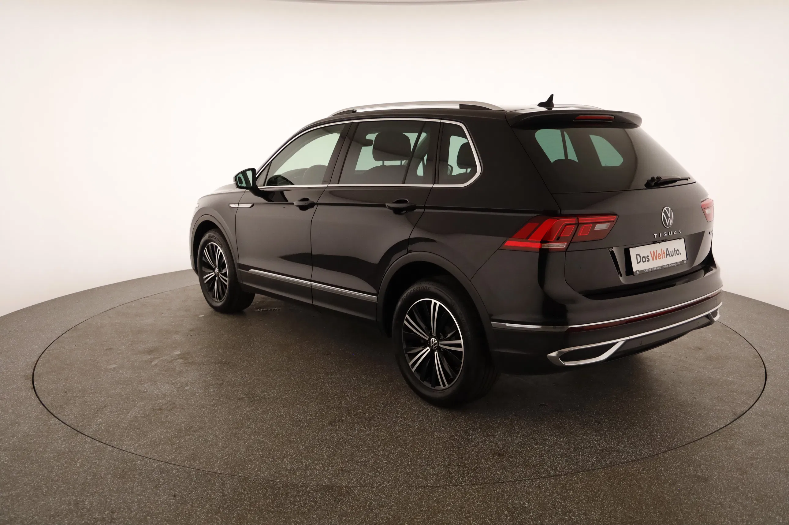 VW Tiguan 2.0 TDI BMT 4Motion Elegance | Bild 3 von 25