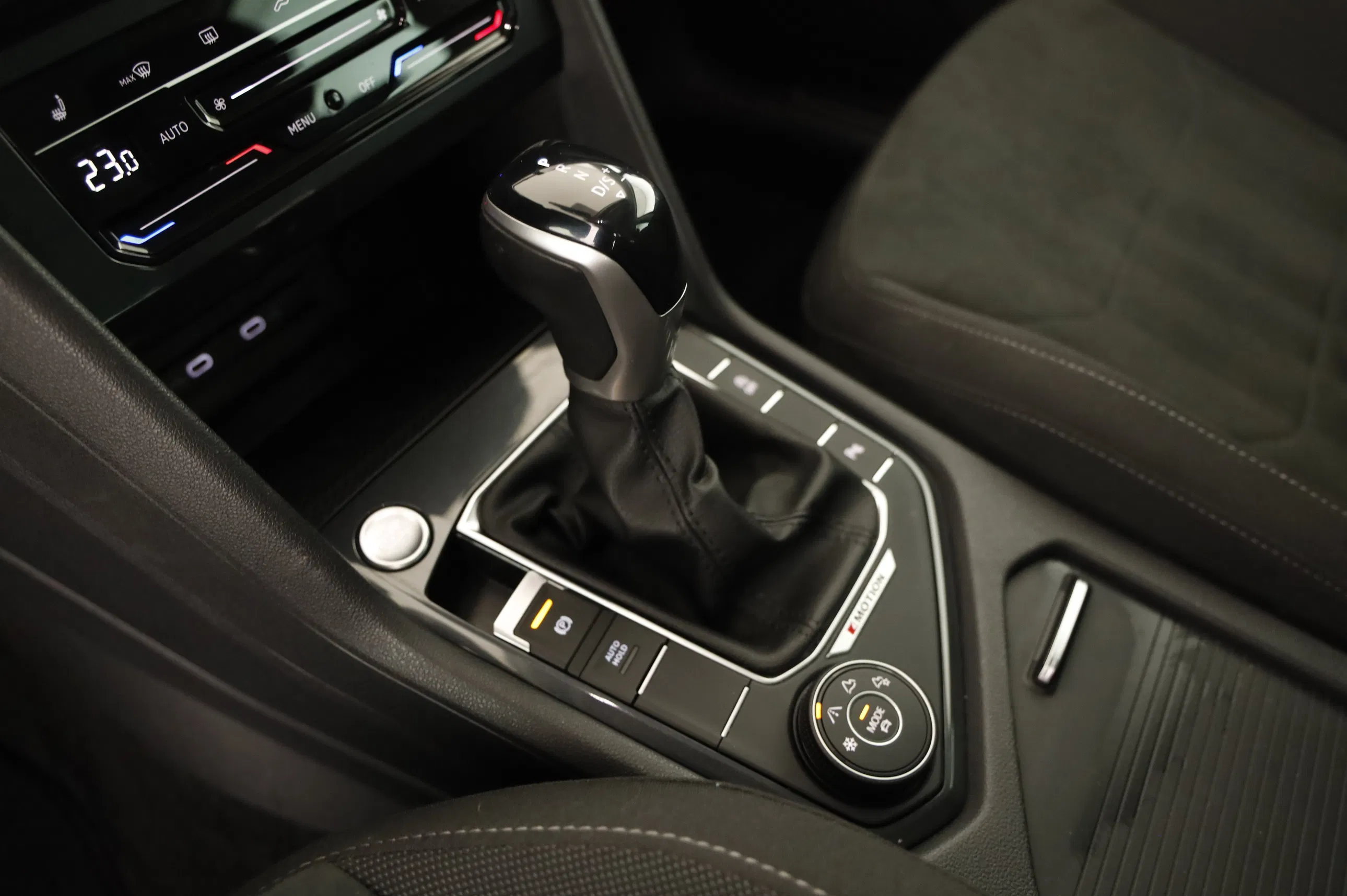 VW Tiguan 2.0 TDI BMT 4Motion Elegance | Bild 8 von 25