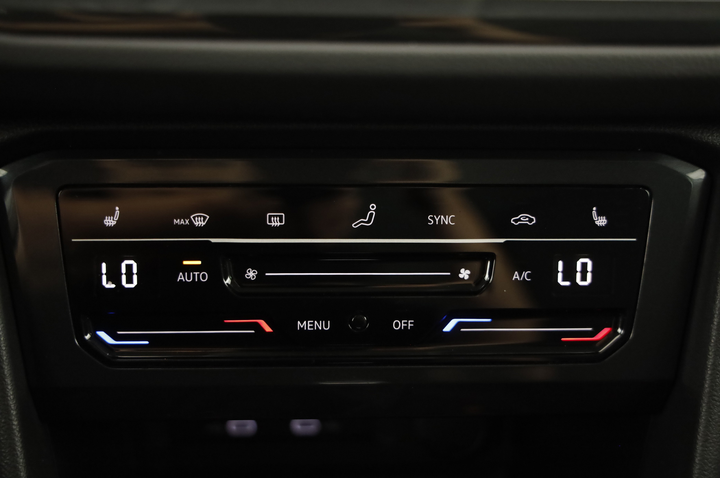 VW Tiguan 2.0 TDI BMT Elegance | Bild 18 von 31