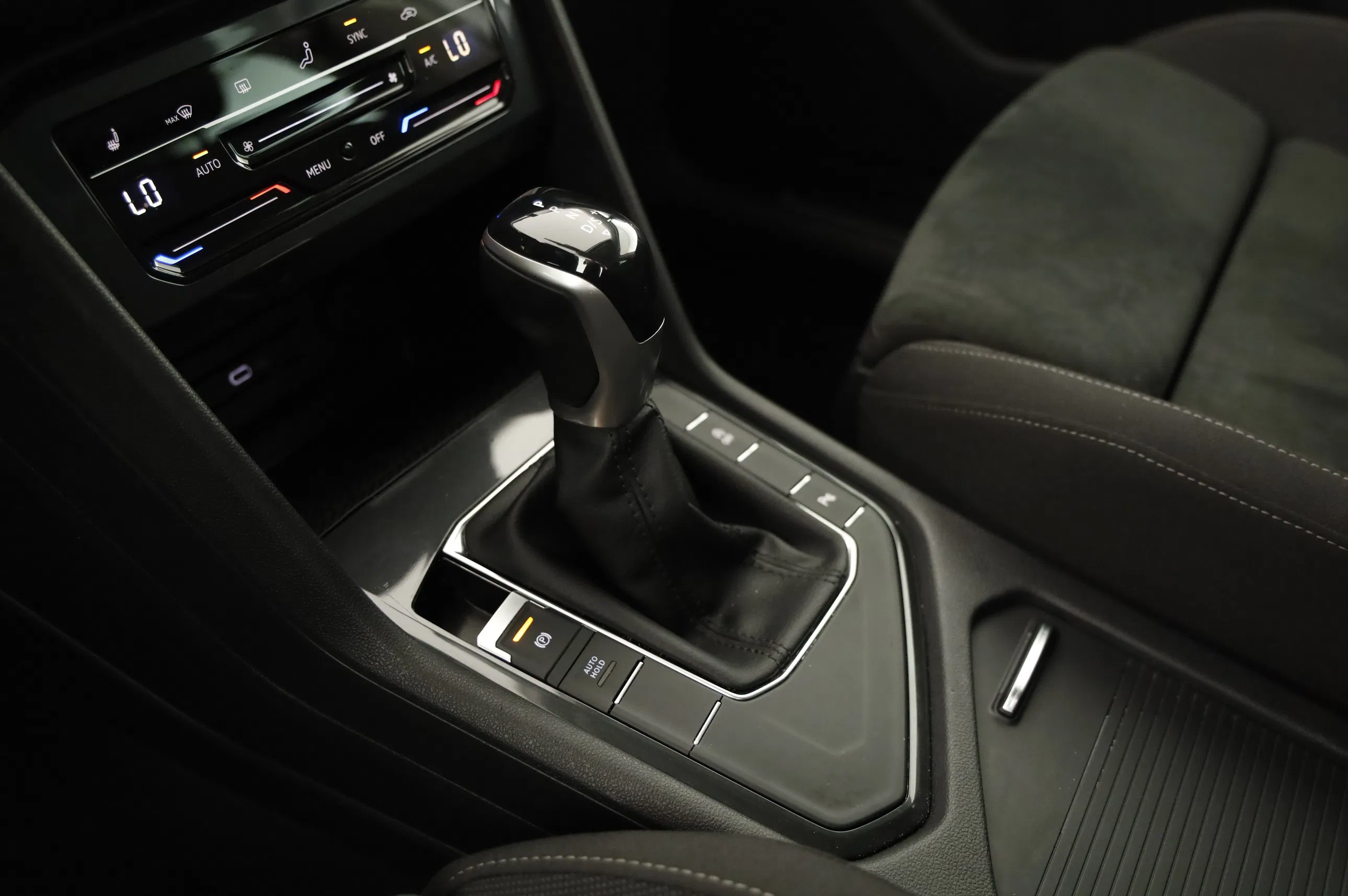 VW Tiguan 2.0 TDI BMT Elegance | Bild 19 von 31