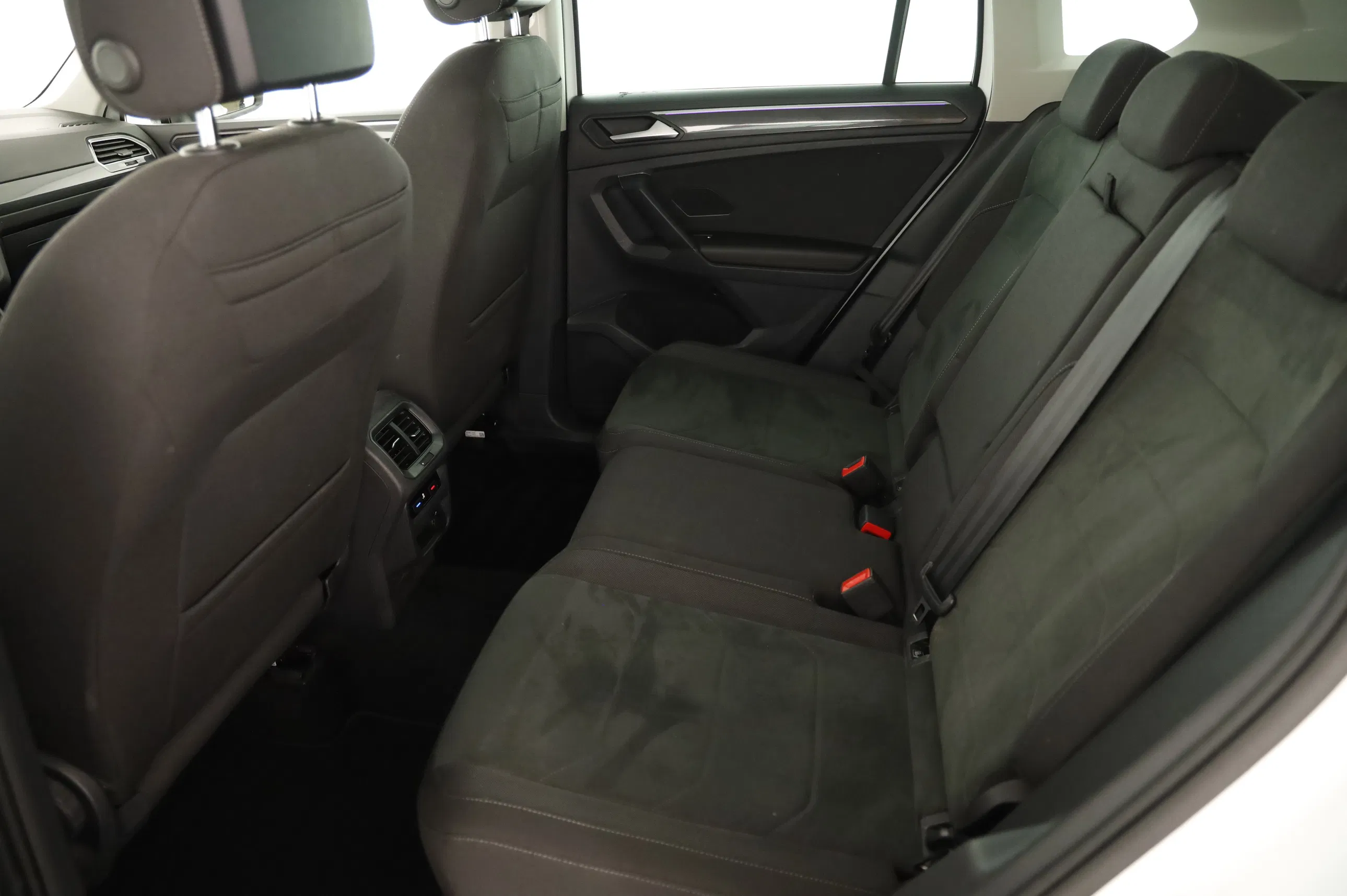 VW Tiguan 2.0 TDI BMT Elegance | Bild 20 von 31