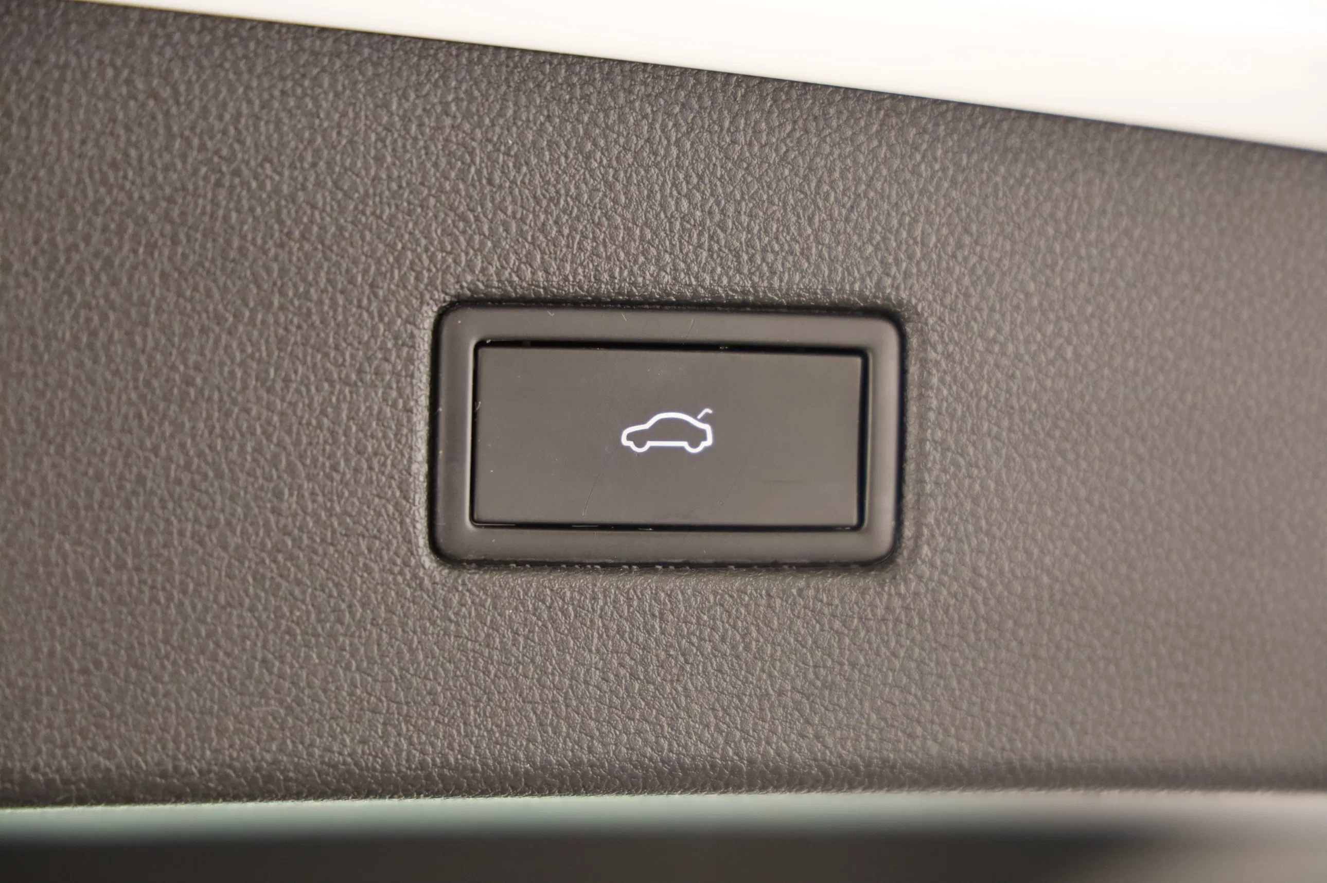 VW Tiguan 2.0 TDI BMT Elegance | Bild 22 von 31