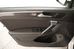 VW Tiguan 2.0 TDI BMT Elegance | Thumbnail 6 von 31