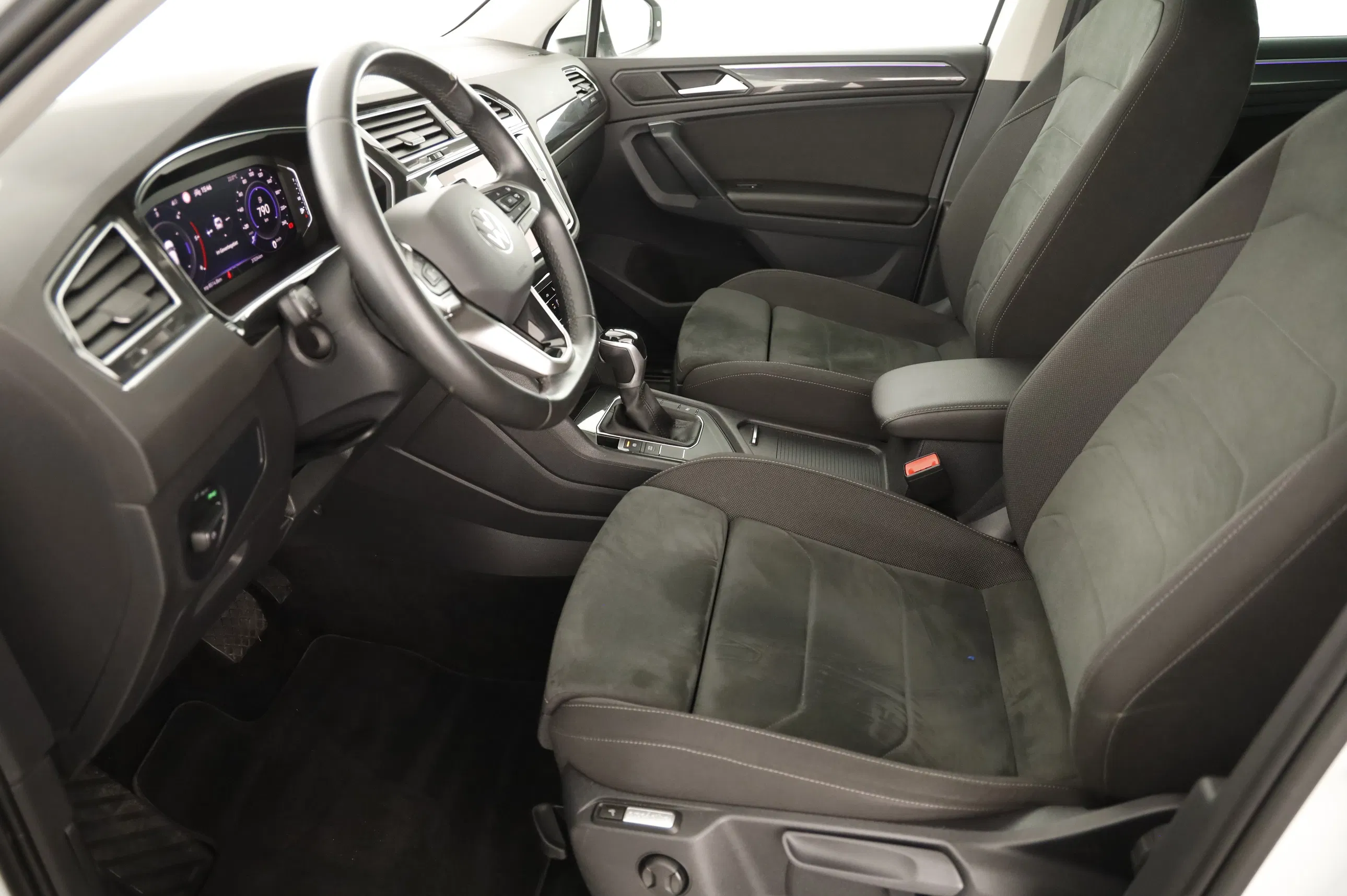 VW Tiguan 2.0 TDI BMT Elegance | Bild 9 von 31