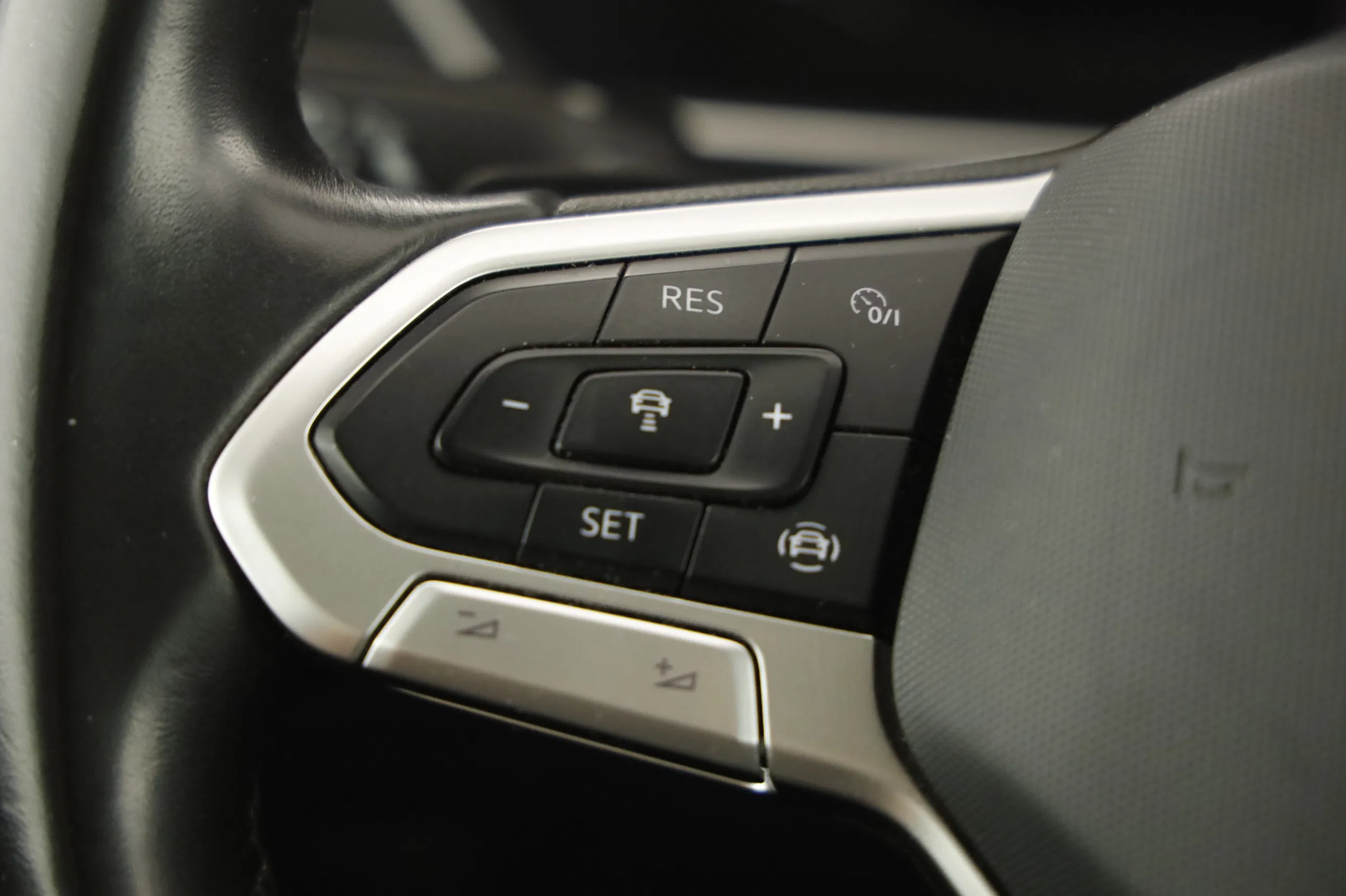 VW Tiguan 2.0 TDI BMT 4Motion Elegance | Bild 13 von 26