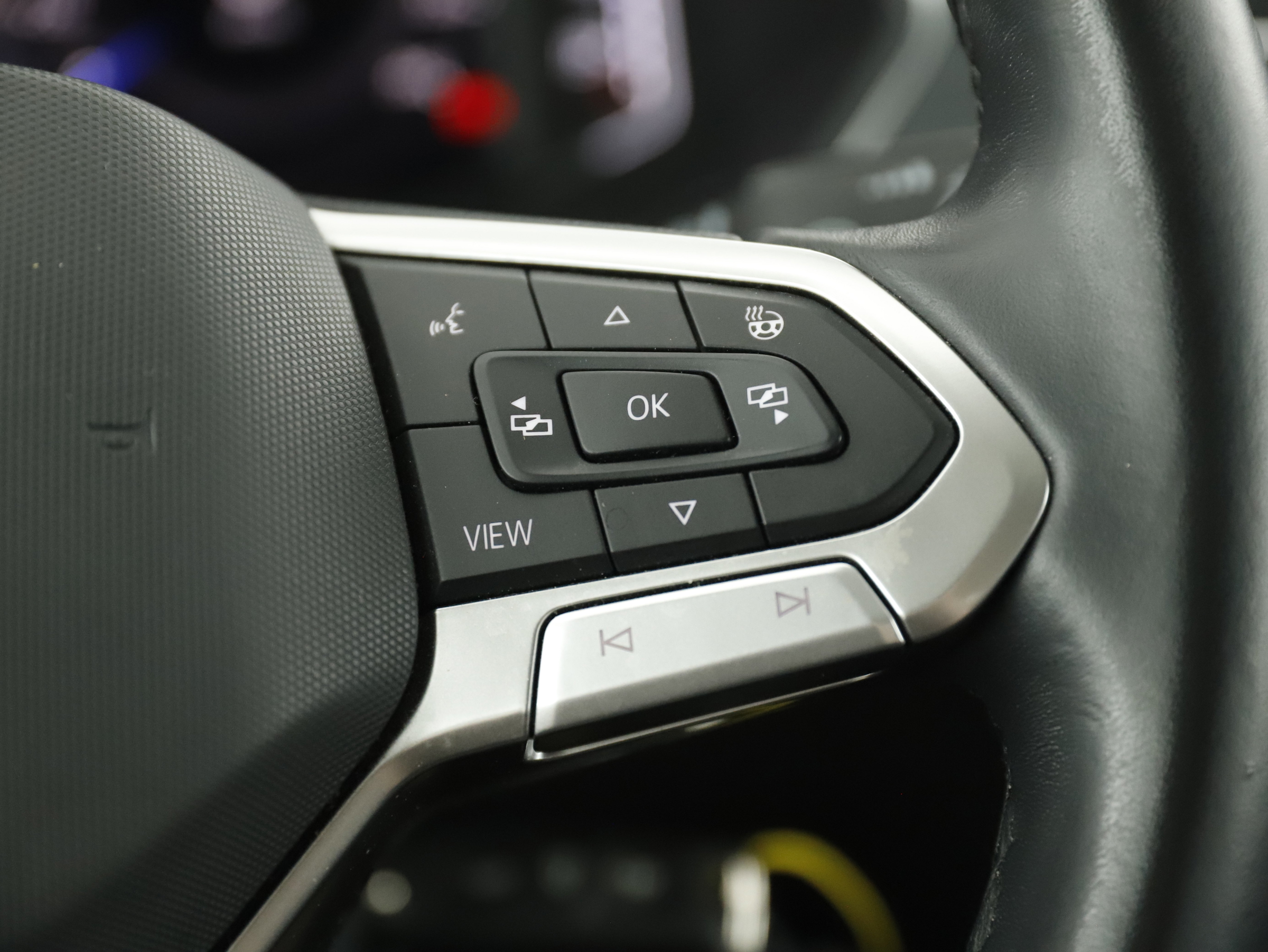 VW Tiguan Allspace 2.0 TDI  Life | Bild 27 von 31