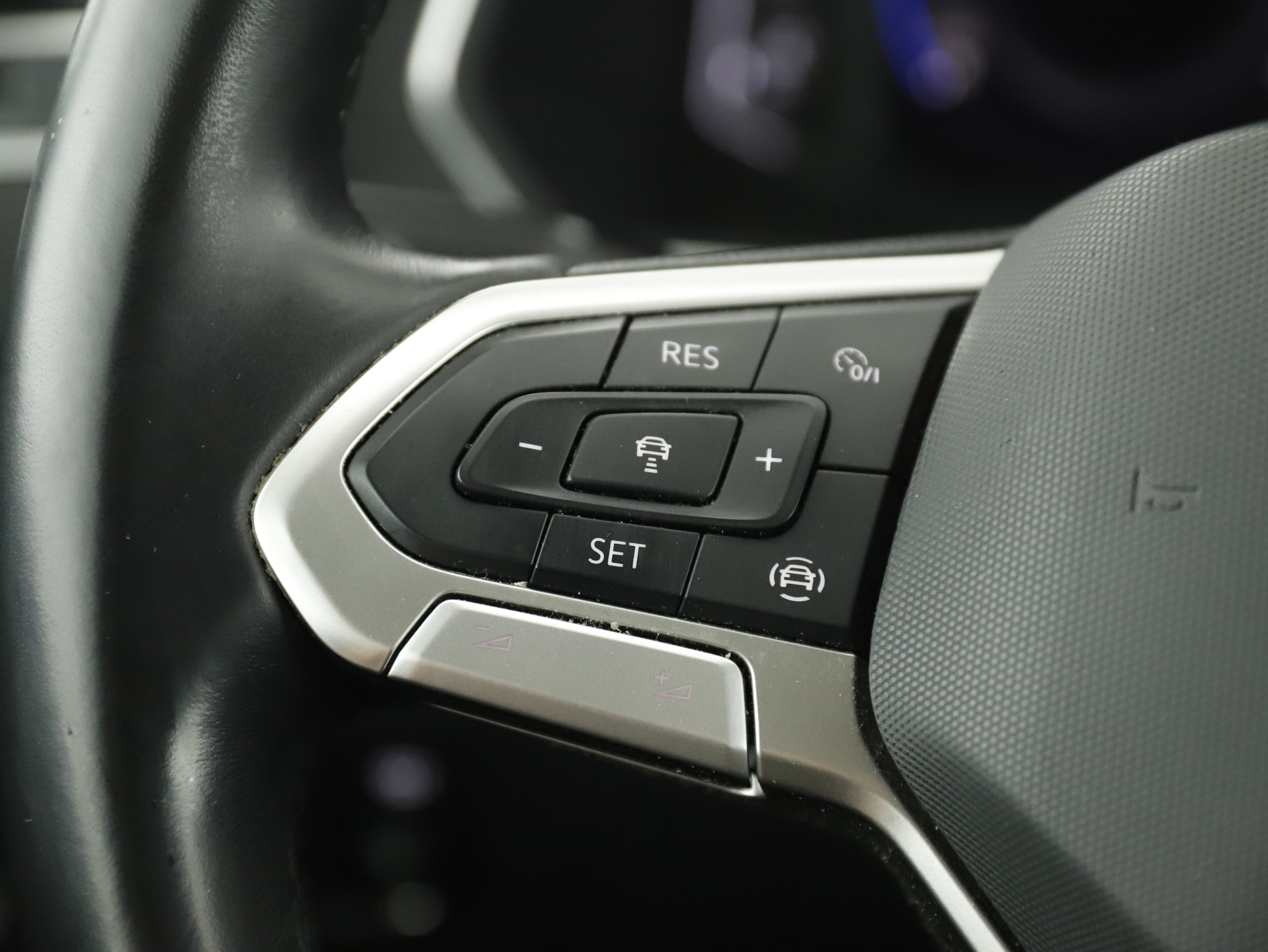 VW Tiguan Allspace 2.0 TDI  Life | Bild 28 von 31