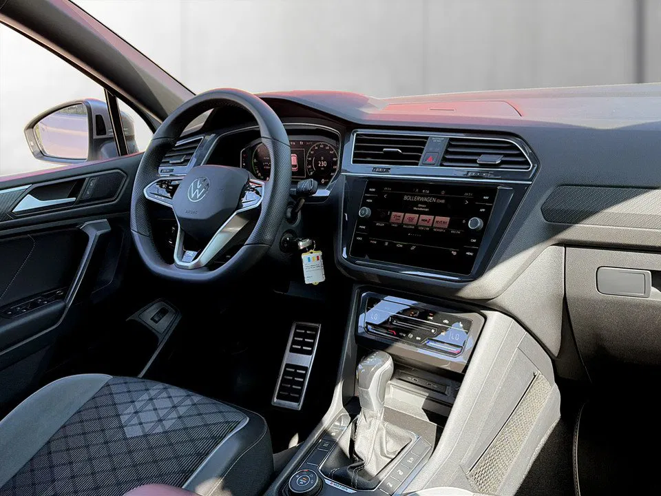 VW Tiguan Allspace 2.0 TDI 4Motion R-Line | Bild 12 von 23