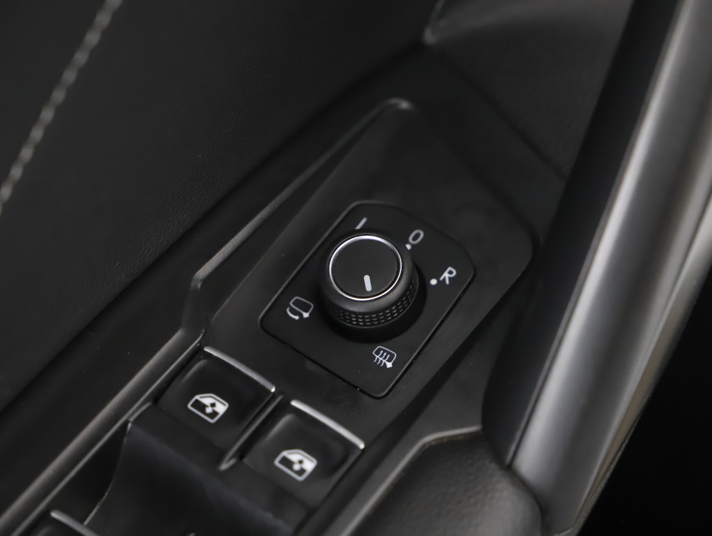 VW Tiguan Allspace 2.0 TDI 4Motion R-Line | Bild 15 von 24