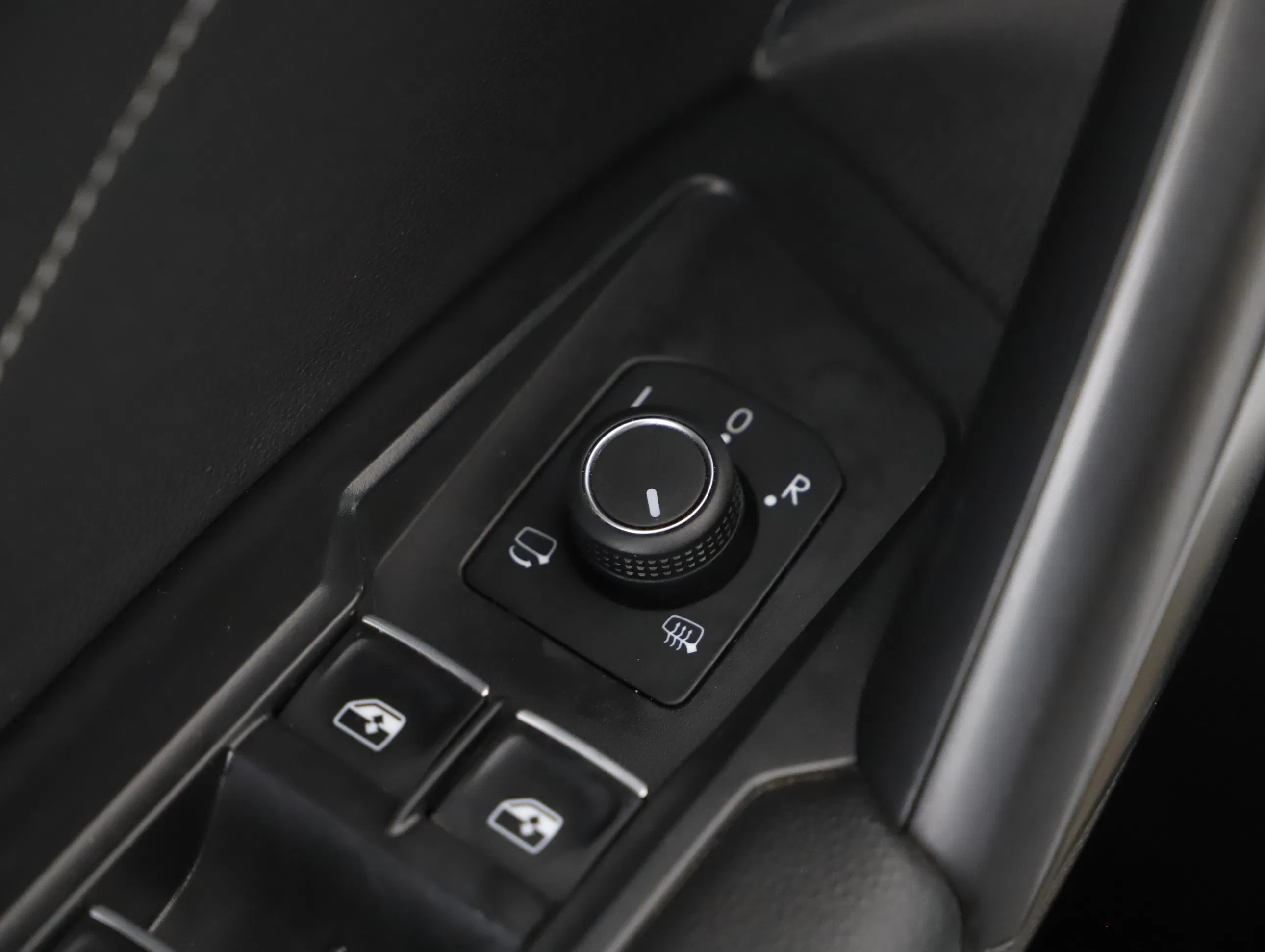 VW Tiguan Allspace 2.0 TDI 4Motion R-Line | Bild 15 von 24