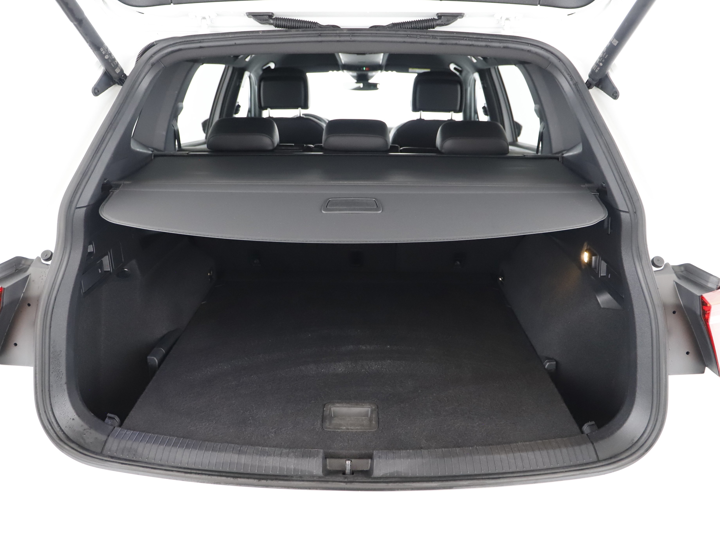 VW Tiguan Allspace 2.0 TDI 4Motion R-Line | Bild 16 von 24