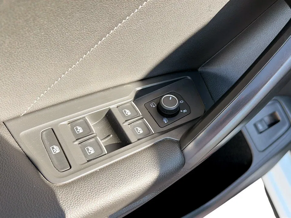 VW Tiguan Allspace 2.0 TDI 4Motion R-Line | Bild 18 von 23