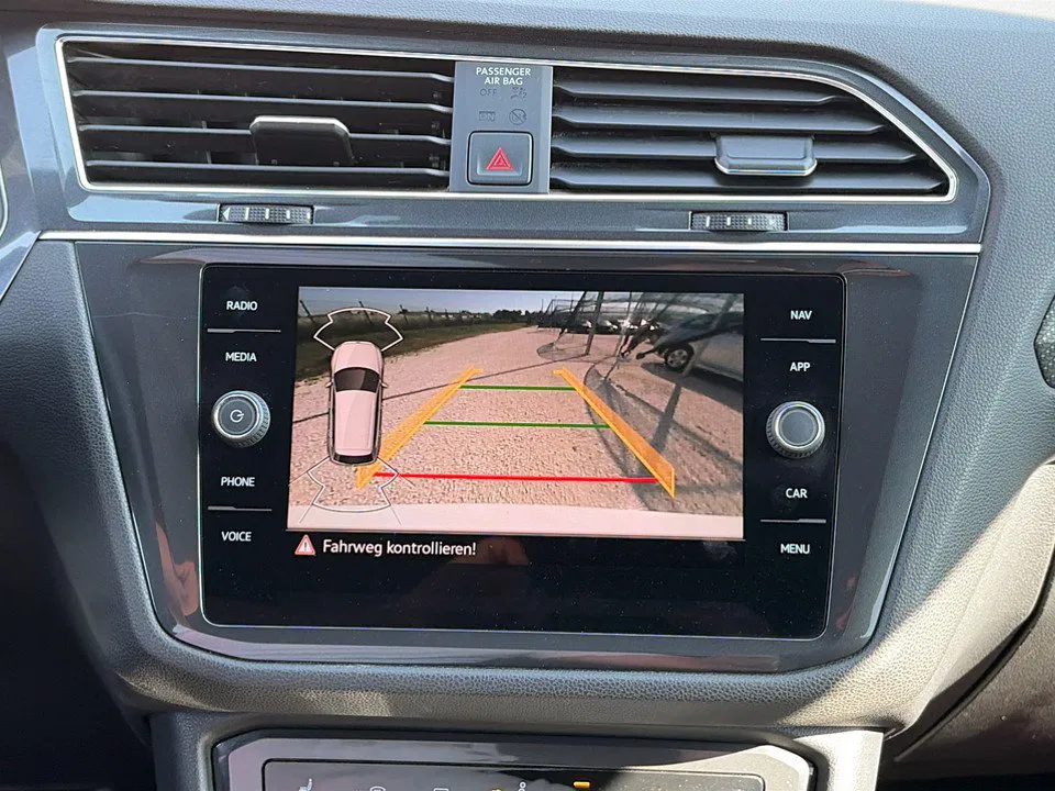 VW Tiguan Allspace 2.0 TDI 4Motion R-Line | Bild 21 von 23