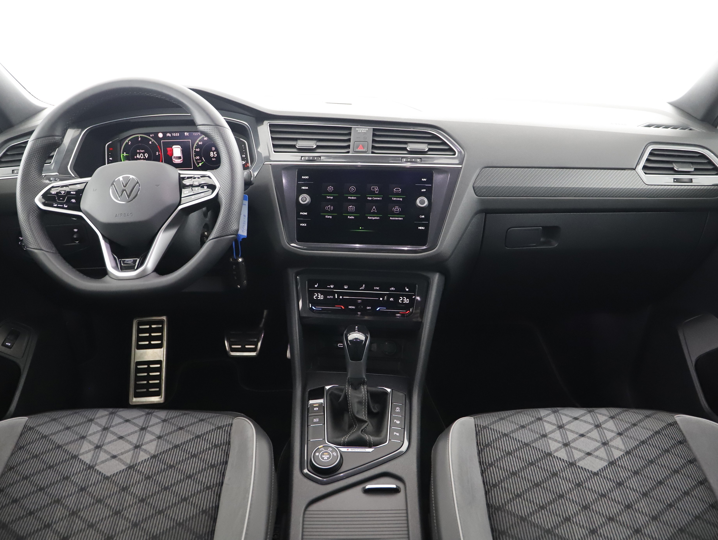 VW Tiguan Allspace 2.0 TDI 4Motion R-Line | Bild 3 von 24