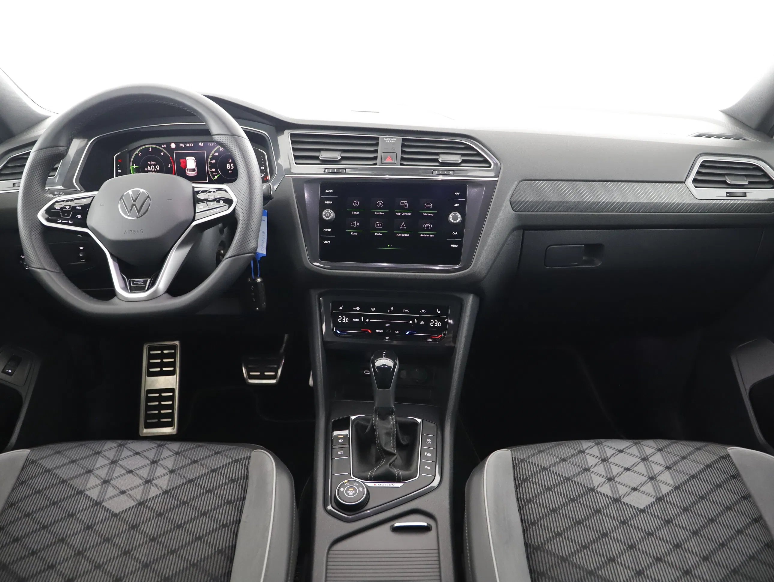VW Tiguan Allspace 2.0 TDI 4Motion R-Line | Bild 3 von 24